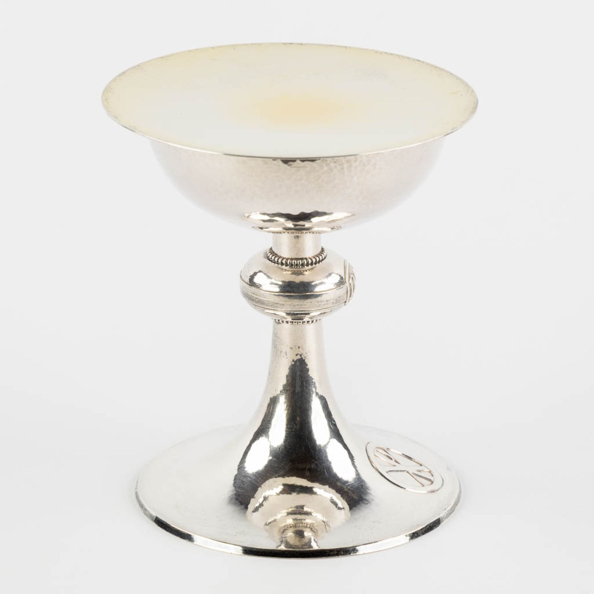 De Reuck, Ghent, a silver chalice and box. 900/1000. 658g. 1949. (H:17 x D:13,5 cm) - Bild 4 aus 16