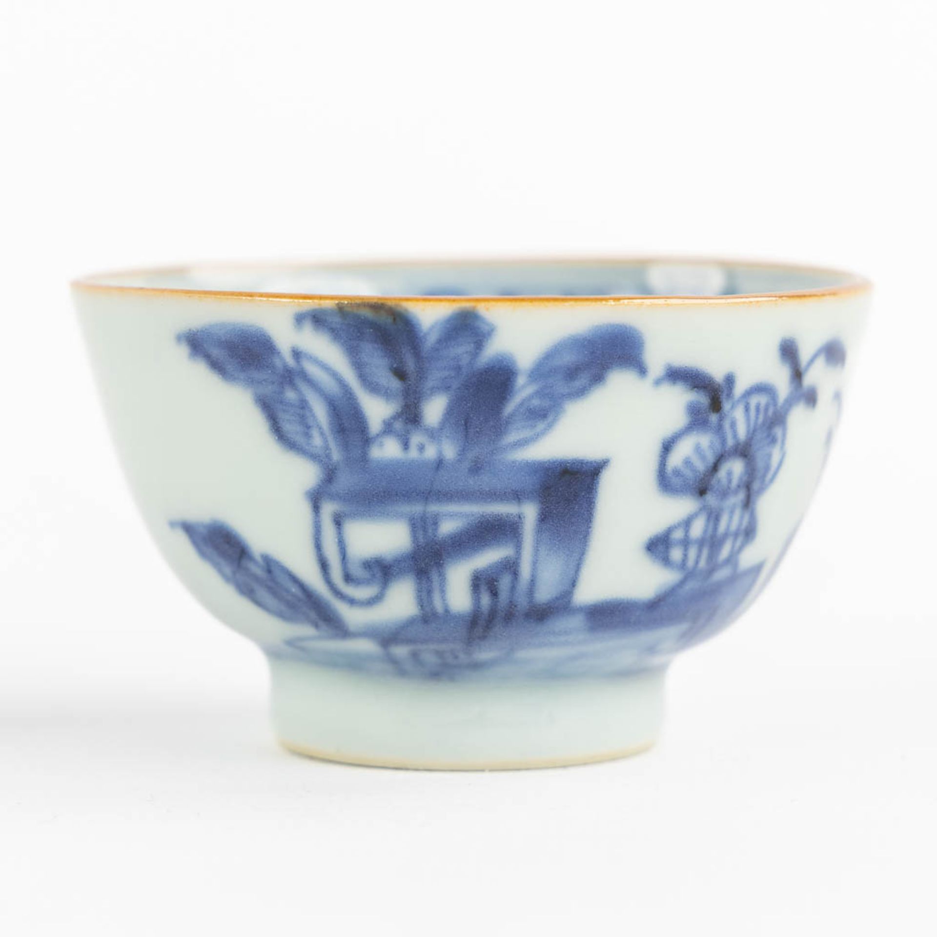 Seven cups and a saucer, Chinese porcelain, Kangxi, Yongzheng and Qianlong period. 18th C. (H:4,5 x - Image 10 of 13