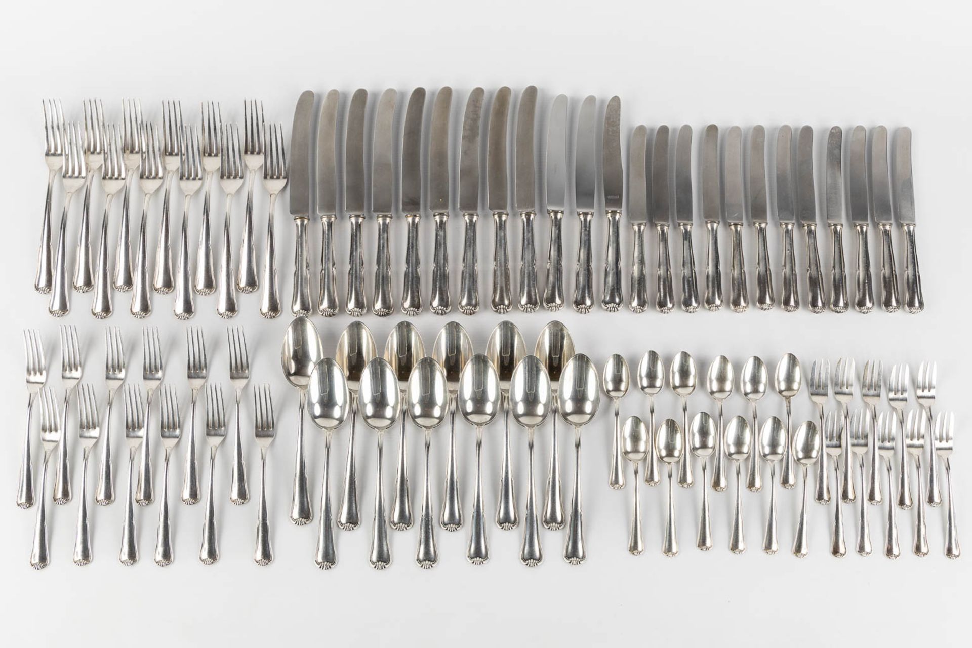 A large 82-piece silver cutlery, Germany. 800/1000. 2,673kg. (L:25,5 cm) - Bild 3 aus 14