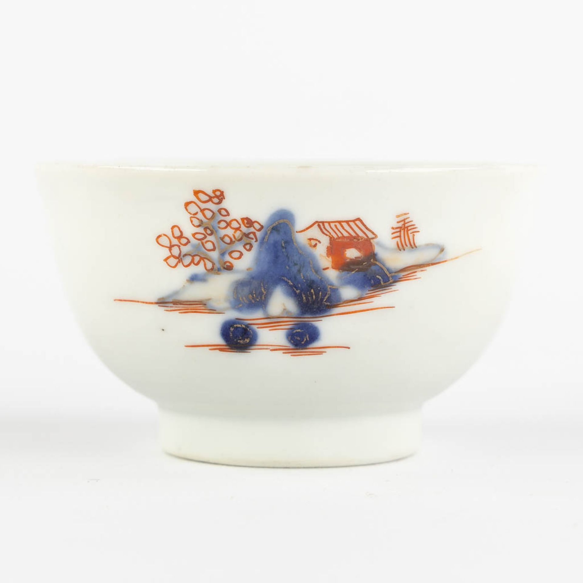 Six pieces of Japanese Imari porcelain, 19th/20th C. (D:23 cm) - Image 15 of 16