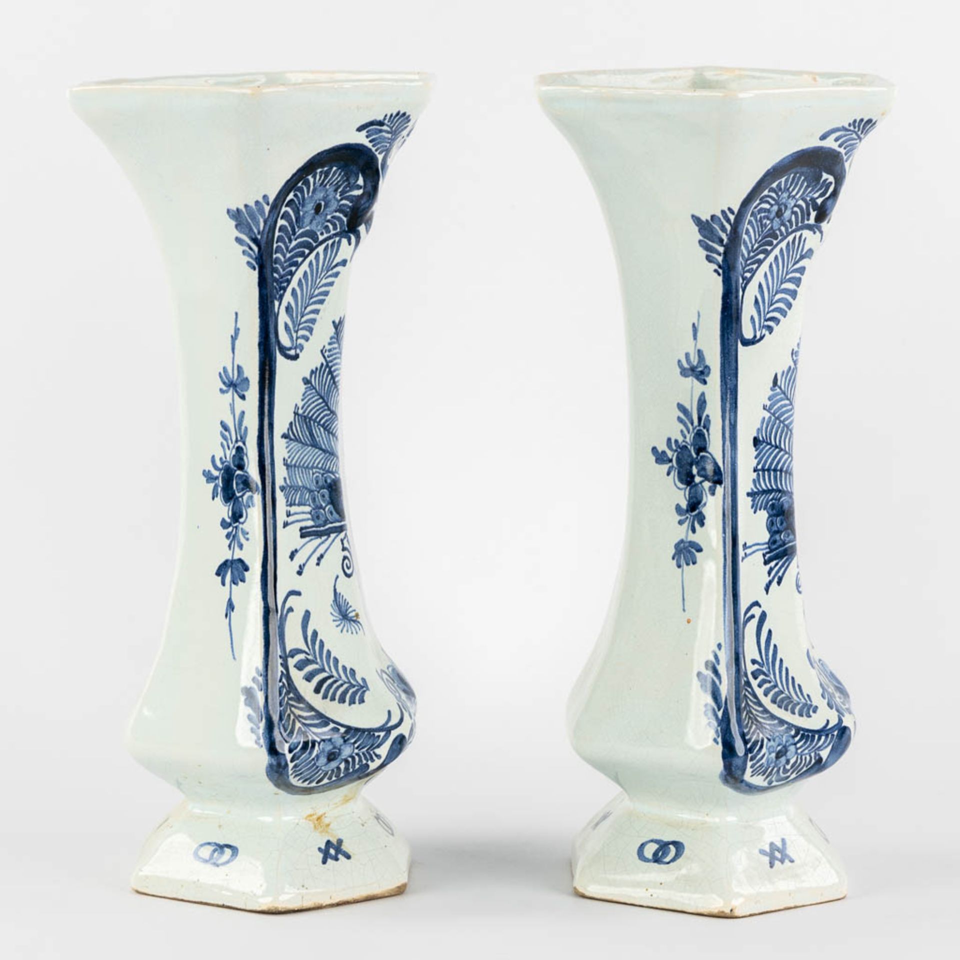 Oud Delft, Nijmegen. A 5-piece 'Kaststel', faience. (L:12 x W:18 x H:38 cm) - Image 14 of 18