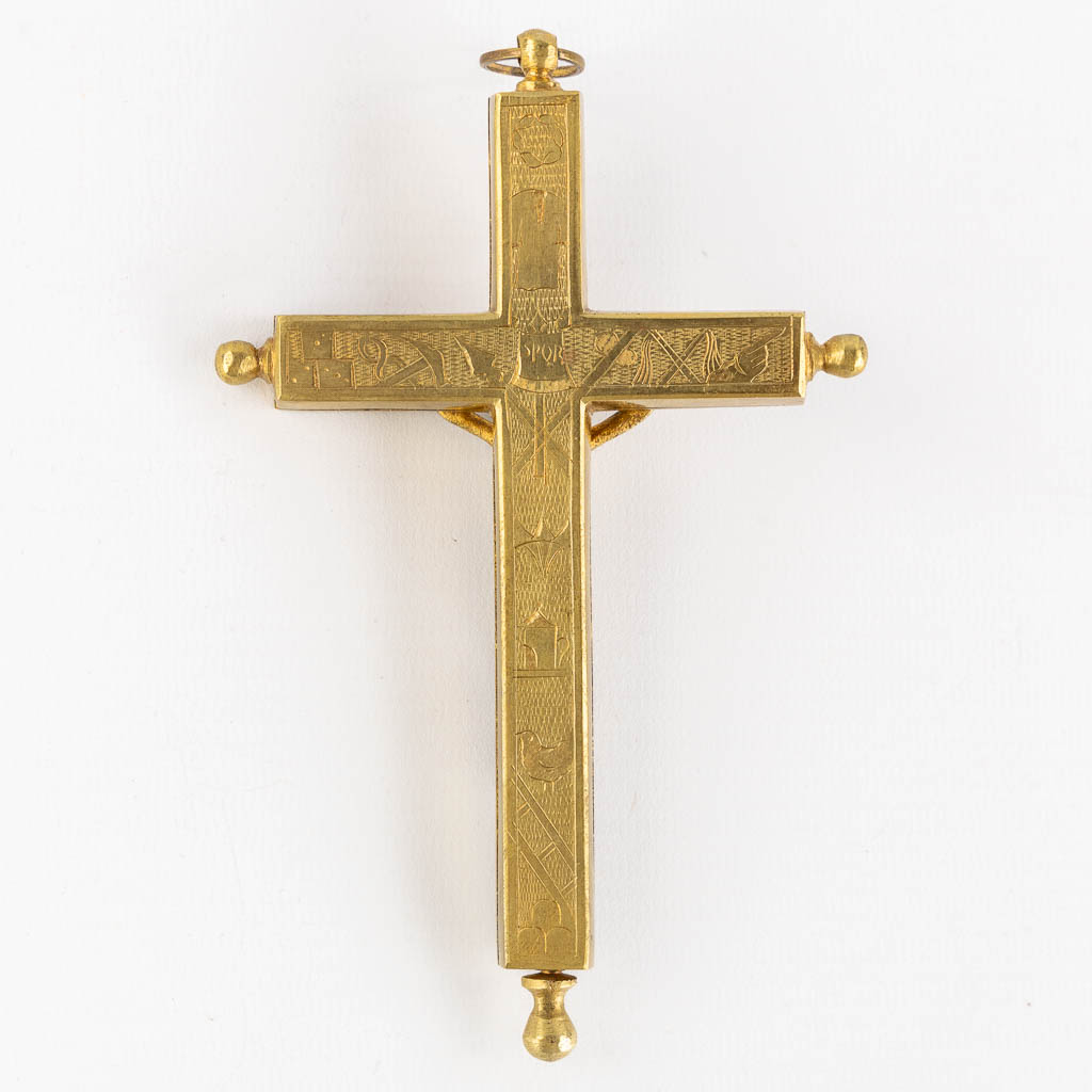 A reliquary crucifix with 5 relics and the original document, Domini Nostri Jesu Christi. (W:9 x H:1 - Image 8 of 12