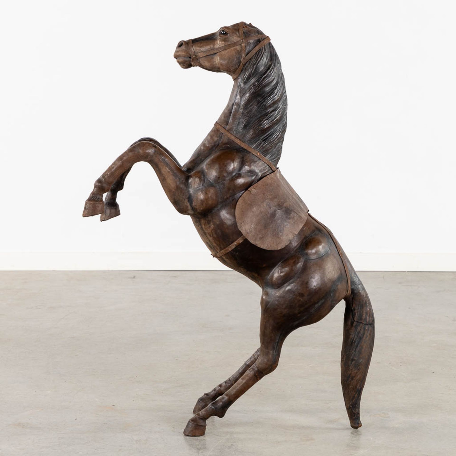 A decorative 'Prancing Horse', leather. (L:27 x W:67 x H:100 cm) - Bild 5 aus 12
