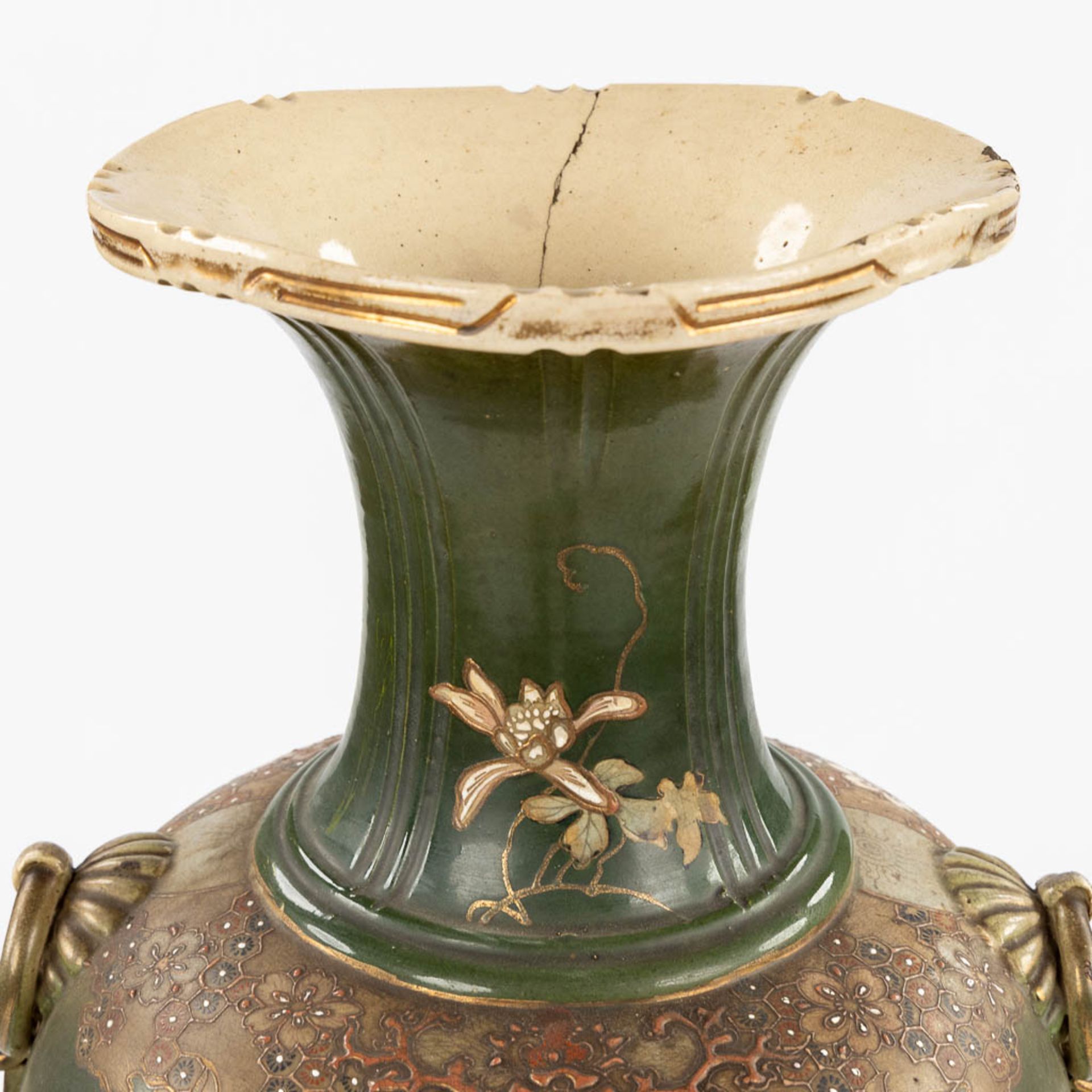 A decorative Japanese vase with Warrior scène. (H:89 x D:35 cm) - Image 6 of 9