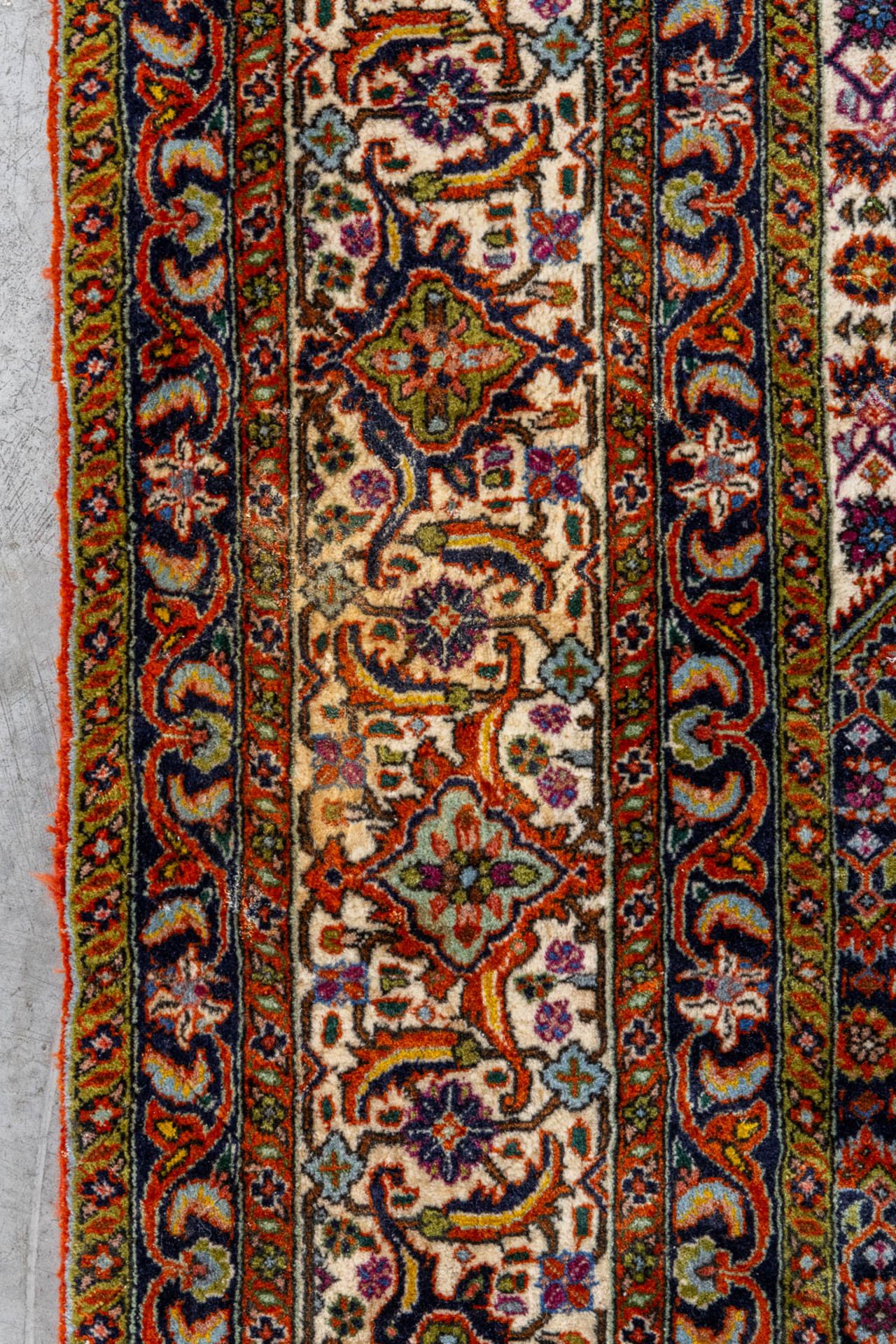 An Oriental hand-made carpet, Bidjar. (L:354 x W:253 cm) - Image 8 of 10