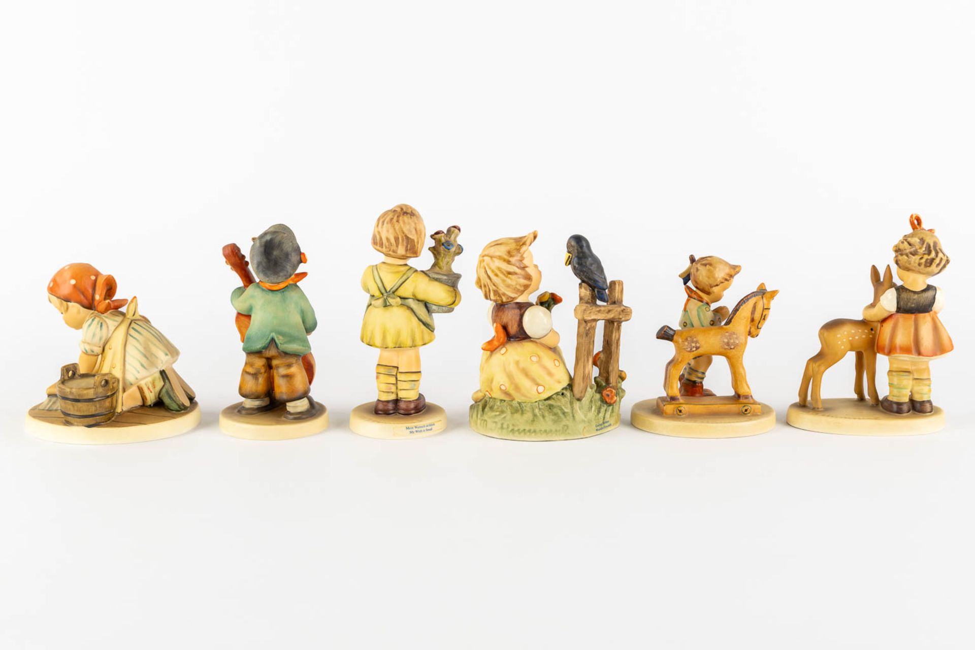 Hummel, 12 figurines, polychrome porcelain. (H:21 cm) - Image 8 of 10
