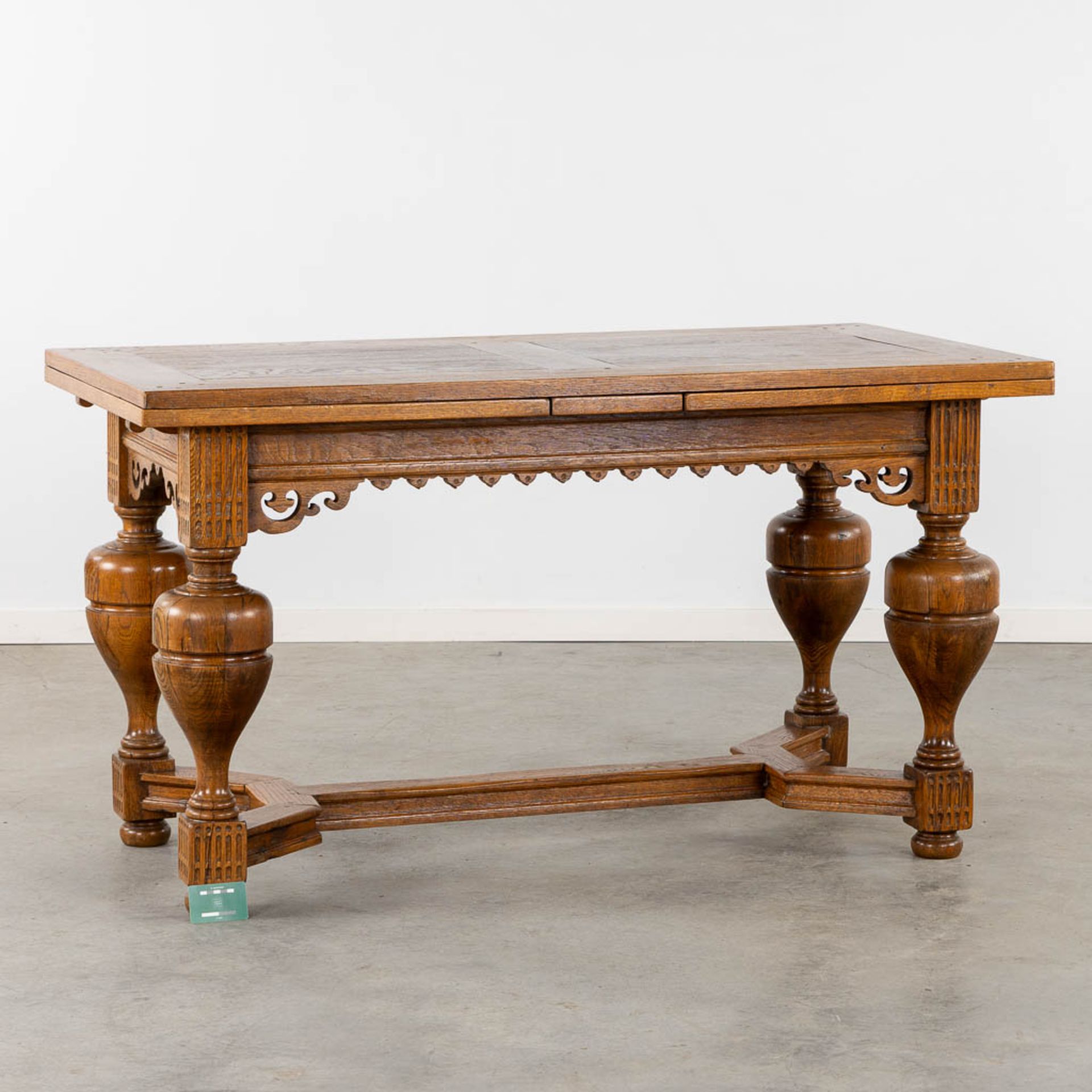 An antique table, oak, 19th C. (L:76 x W:140 x H:78 cm) - Image 2 of 13