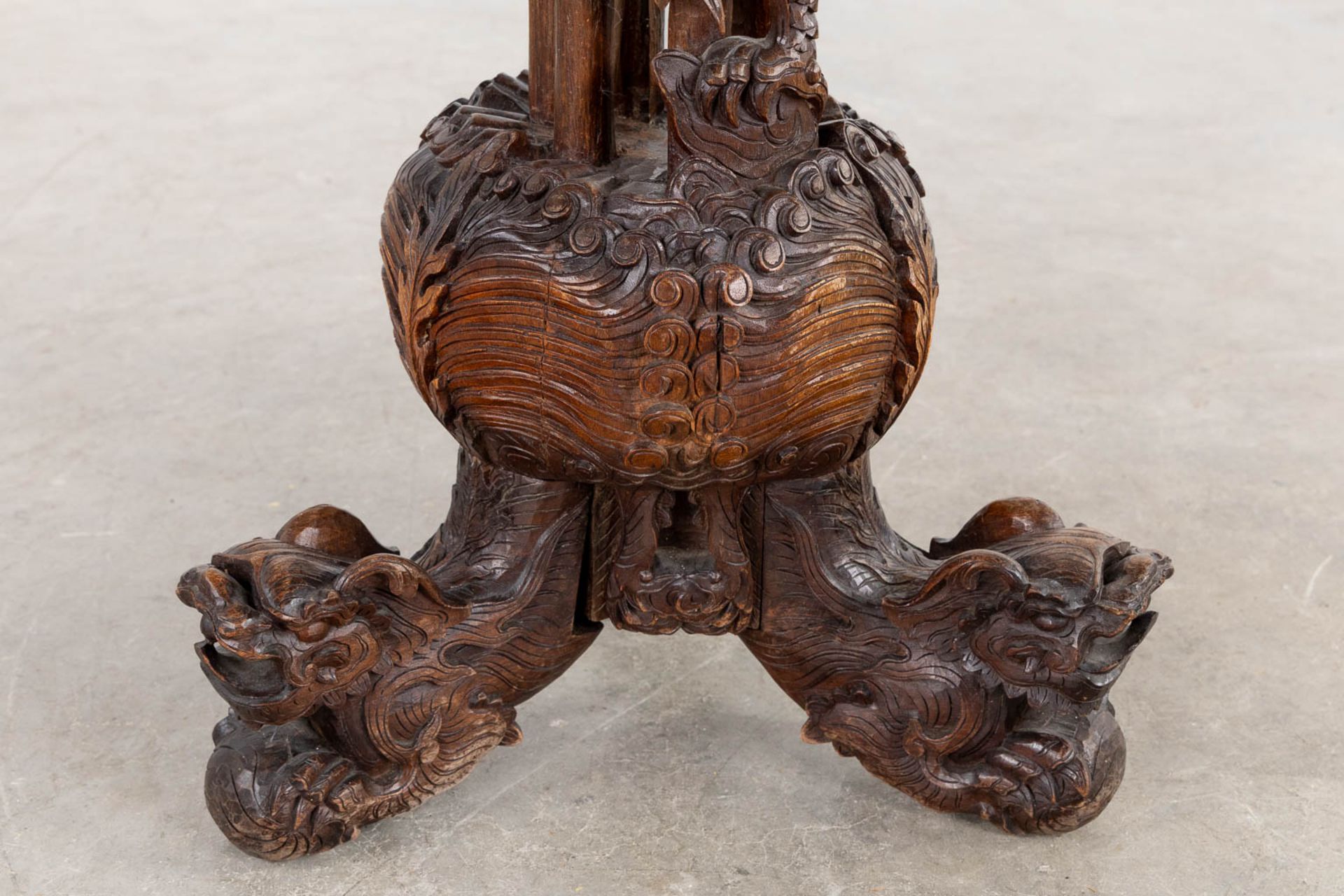 A Oriental hardwood pedestal with a sculptured dragon. (W:42 x H:125 cm) - Image 9 of 13