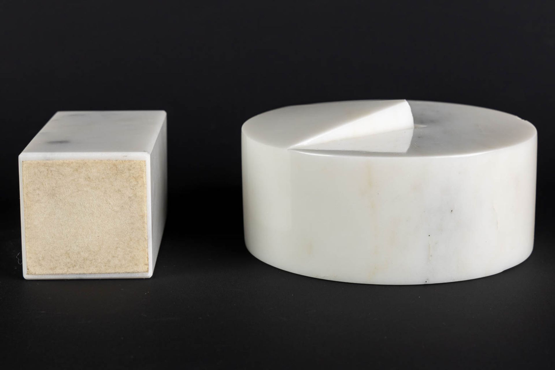 Hilde VAN SUMERE (1932-2013) 'Knipoog' Carrara marble. (L:7,5 x W:16 x H:28,5 cm) - Image 9 of 11