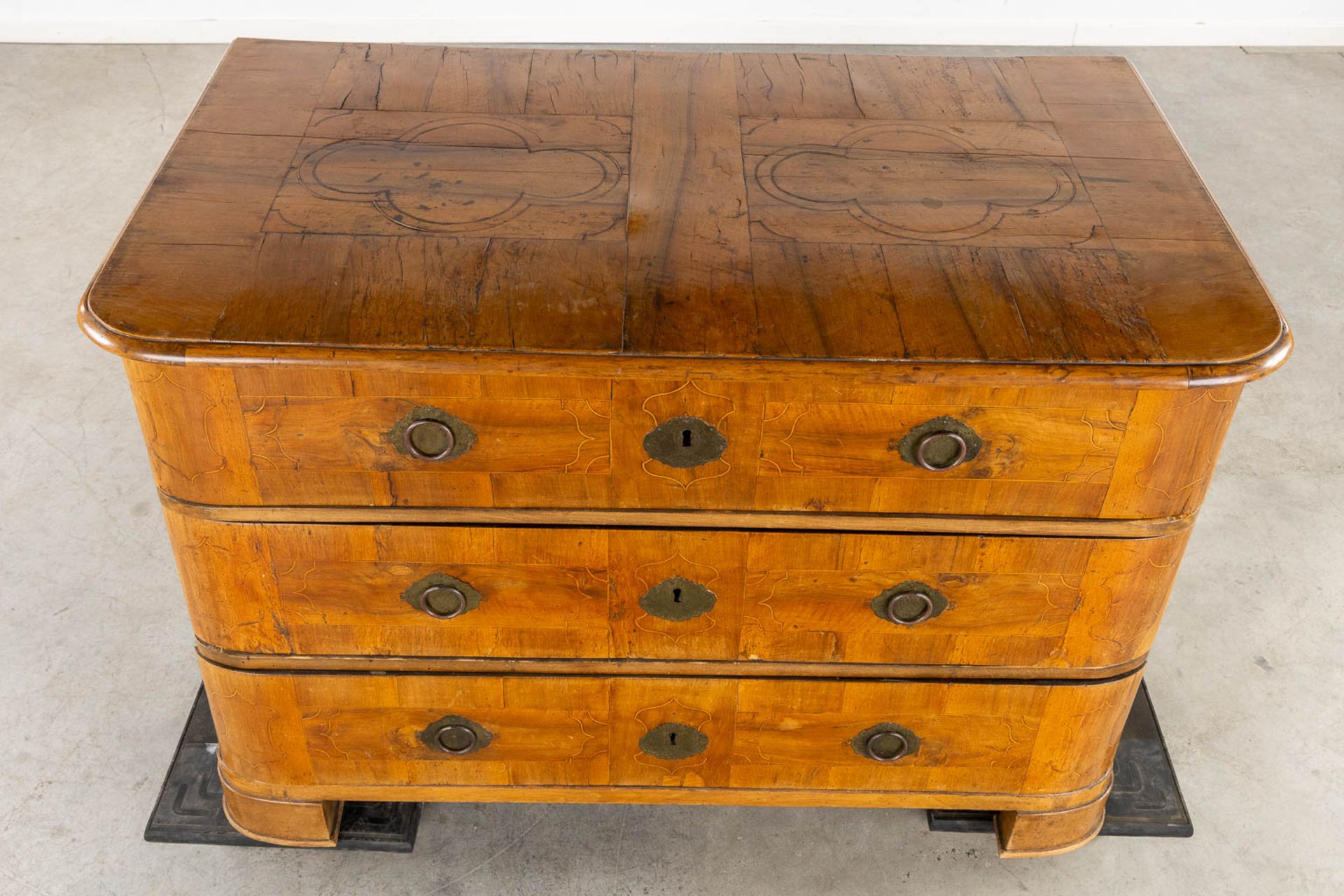 A large. commode with three drawers, Germany, 18th C. (L:68 x W:121 x H:84 cm) - Bild 9 aus 15