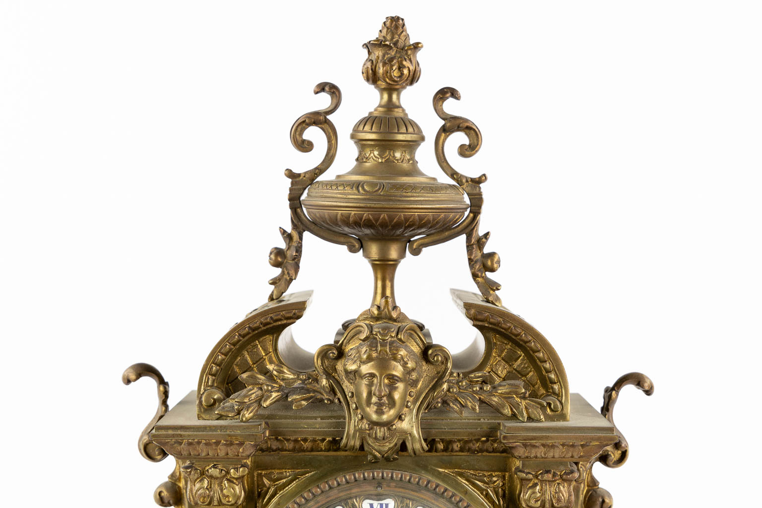 A three-piece mantle garniture clock and candelabra, patinated bronze. (L:16 x W:33 x H:50 cm) - Image 11 of 13