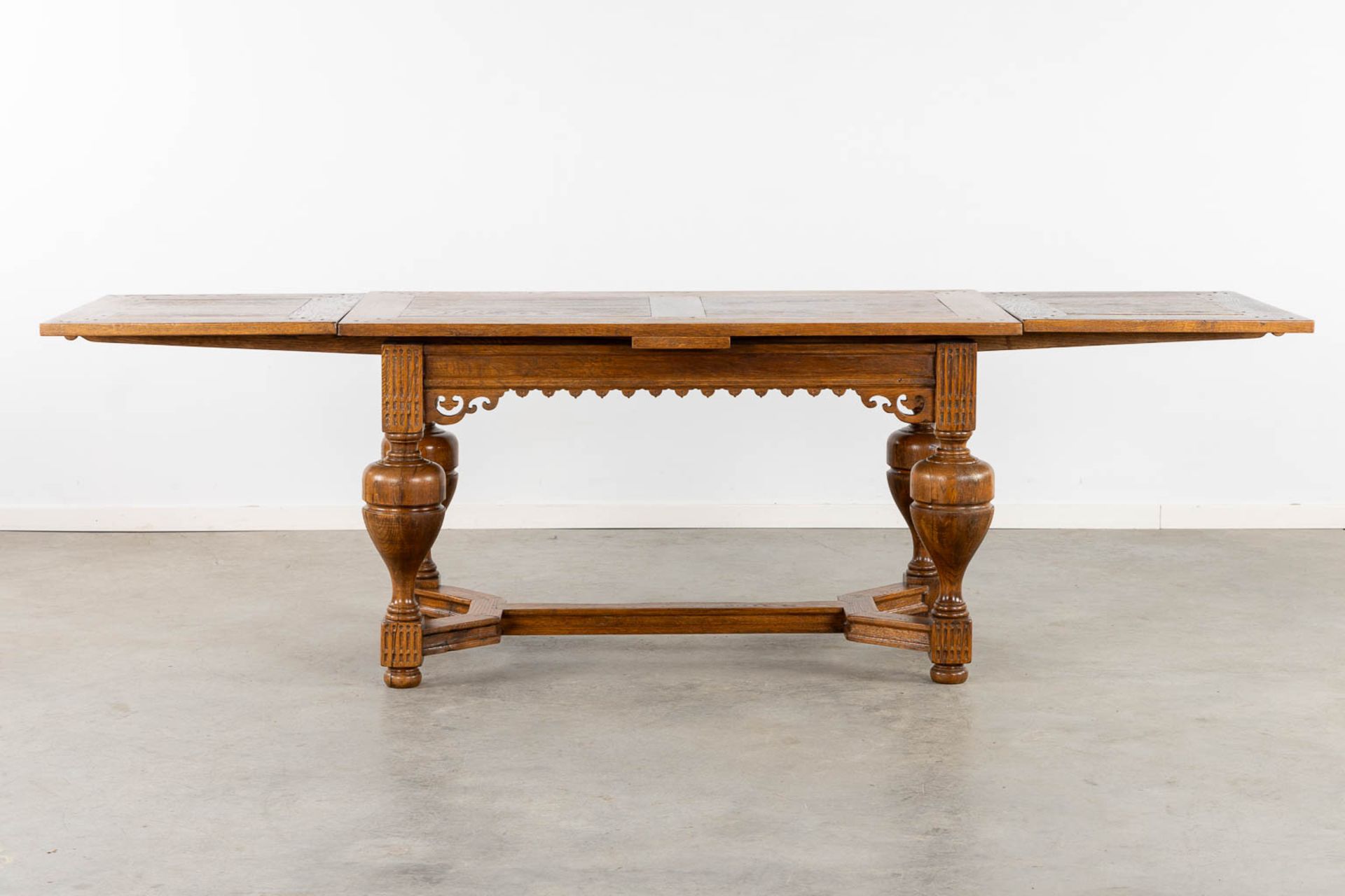 An antique table, oak, 19th C. (L:76 x W:140 x H:78 cm) - Image 4 of 13