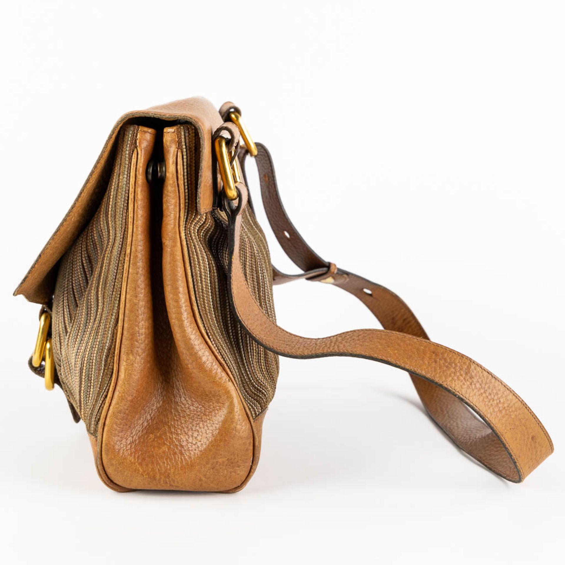 Delvaux, a handbag, added 'Airess', a toilet bag. (W:34 x H:29 cm) - Bild 15 aus 23