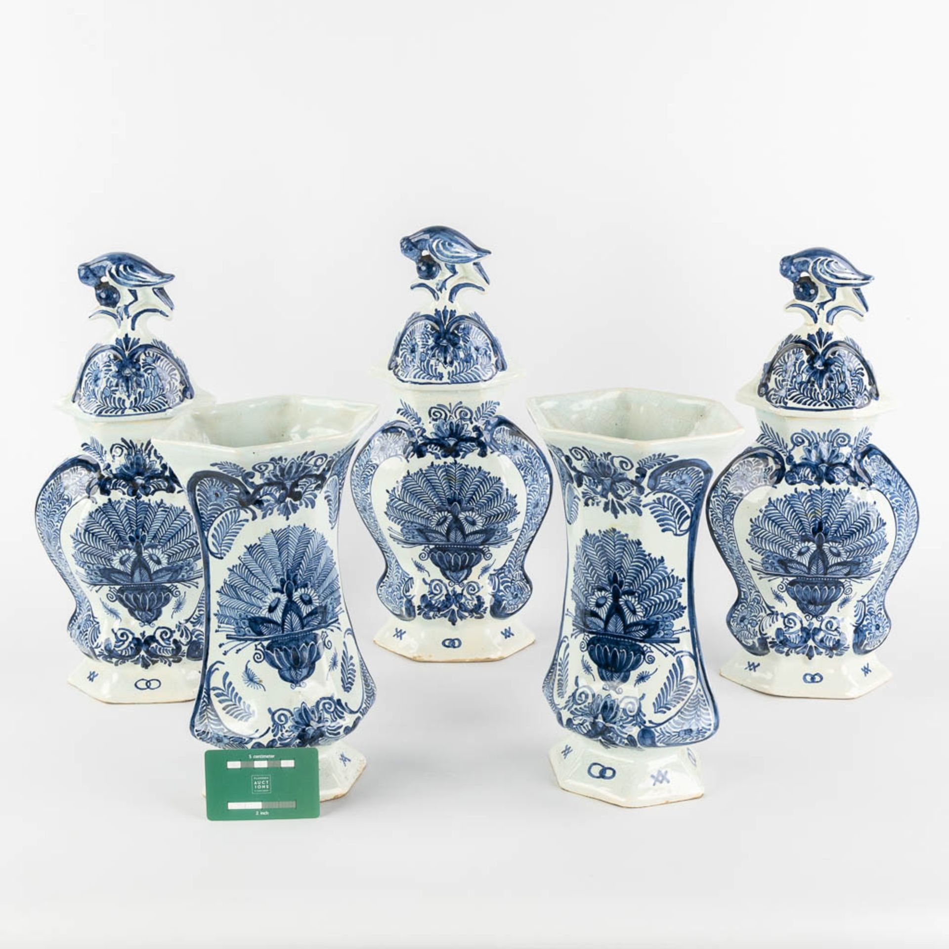 Oud Delft, Nijmegen. A 5-piece 'Kaststel', faience. (L:12 x W:18 x H:38 cm) - Image 2 of 18