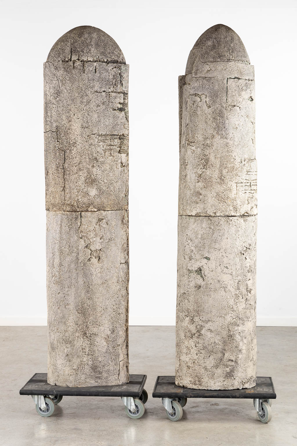 Pia MANU (XX) 'Brutalist Totem (2x)'. (L:25 x W:40 x H:179,5 cm) - Image 8 of 14