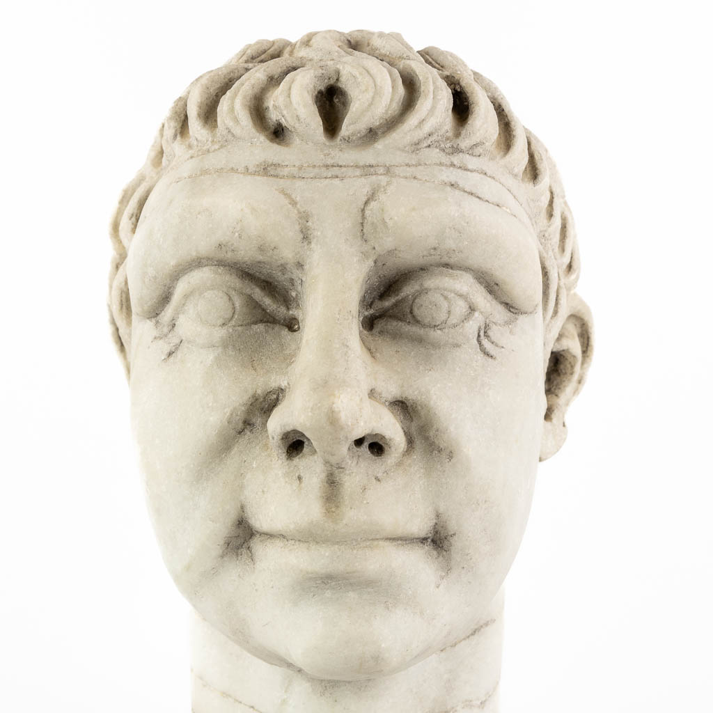 Head of a man, sculptured Carrara marble. 19th C. (L:19 x W:24 x H:30 cm) - Image 9 of 12