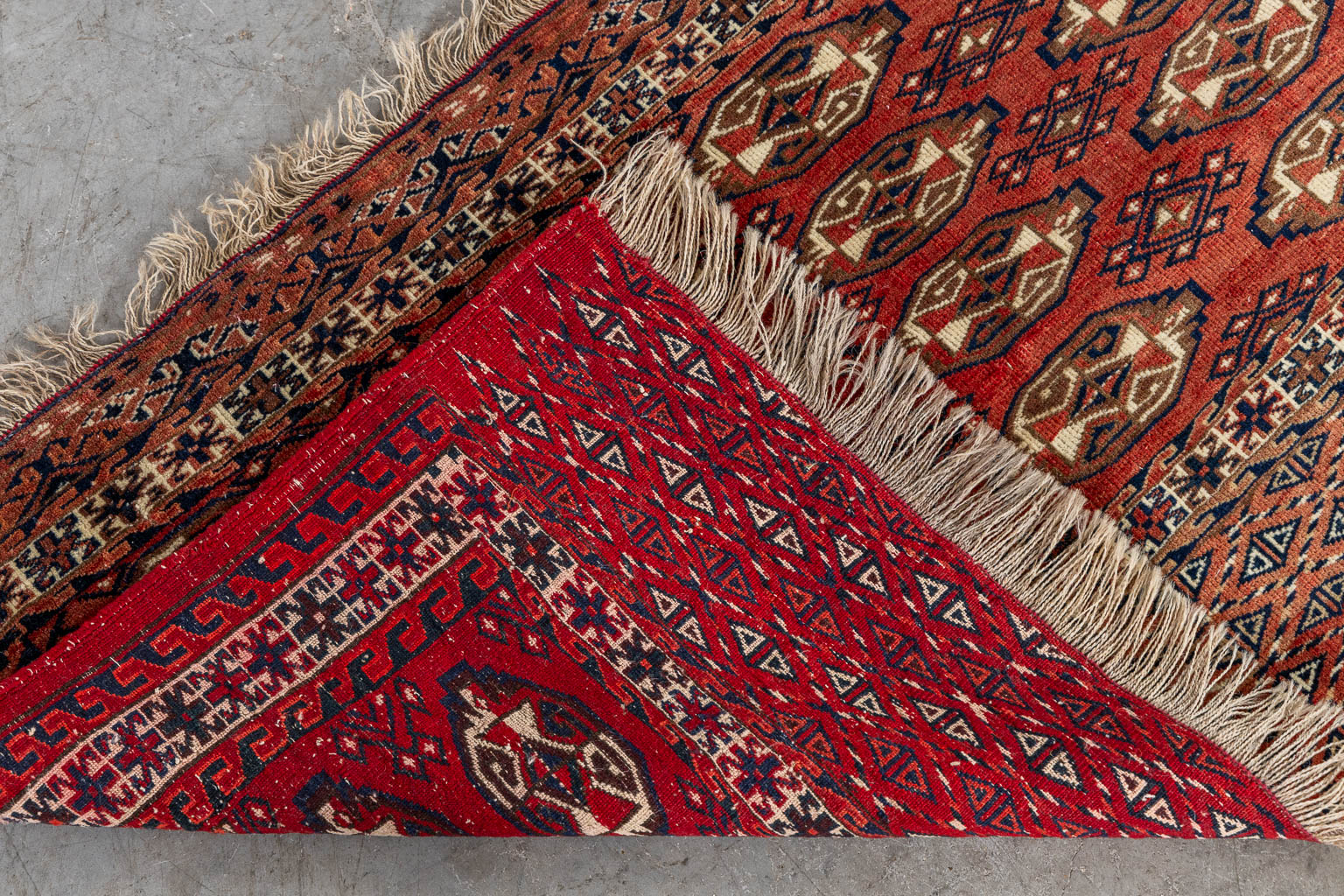 An Oriental hand-made carpet, Turkman Yomut. (L:70 x W:117 cm) - Image 6 of 6