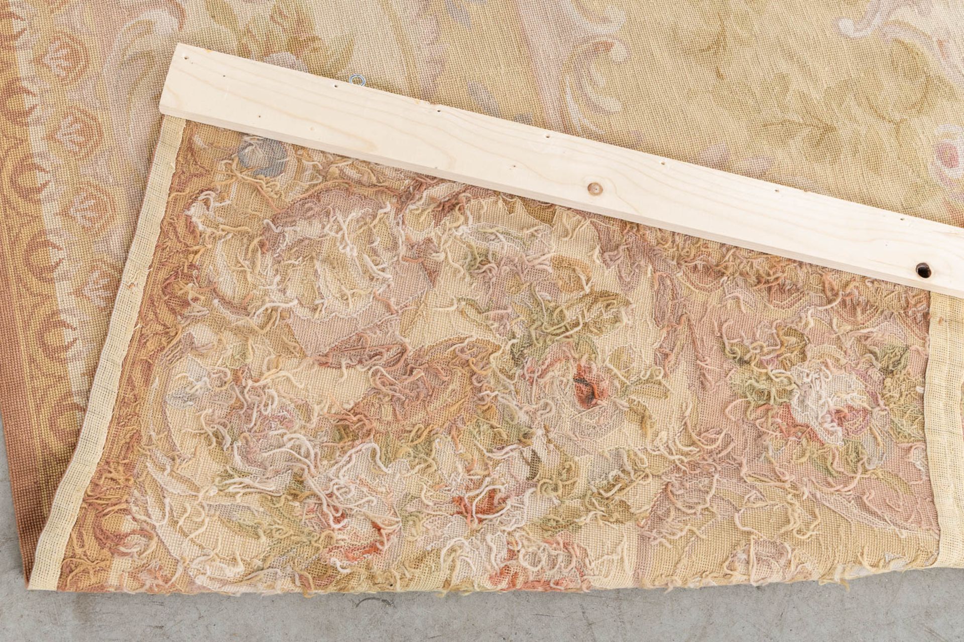 A pair of large Aubusson carpets. (L:304 x W:240 cm) - Bild 12 aus 21