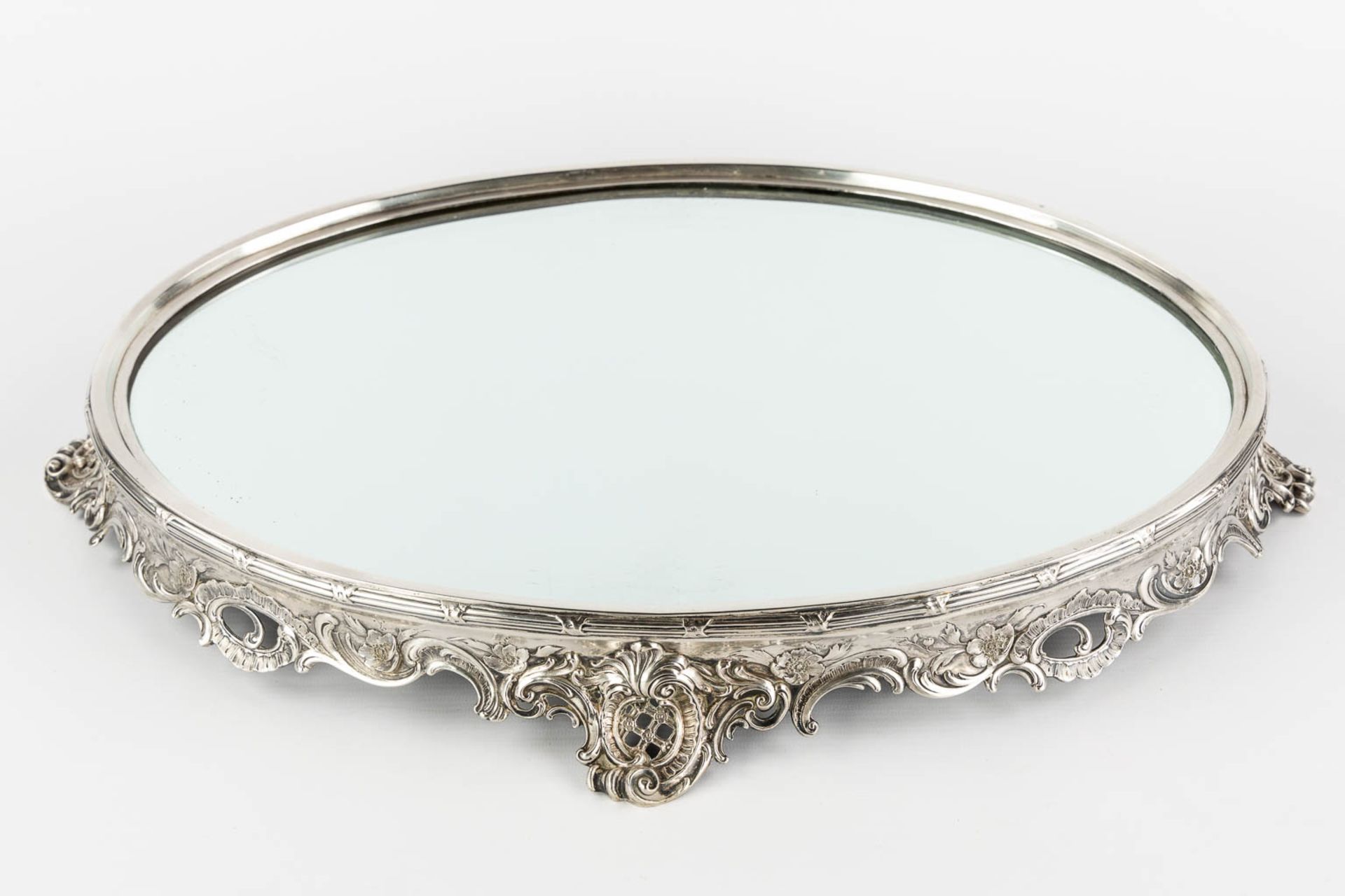A large table centerpiece, silver, Germany. Added a basket. Circa 1900. (L:38 x W:54 x H:23 cm) - Bild 9 aus 12