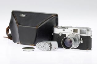 A Leitz Wetzlar Leica M2 35mm Rangefinder Camera