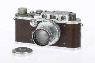 A Leica IIIa 35mm Rangefinder Camera,