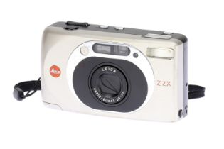 A Leica Z2X 35mm Compact Camera,