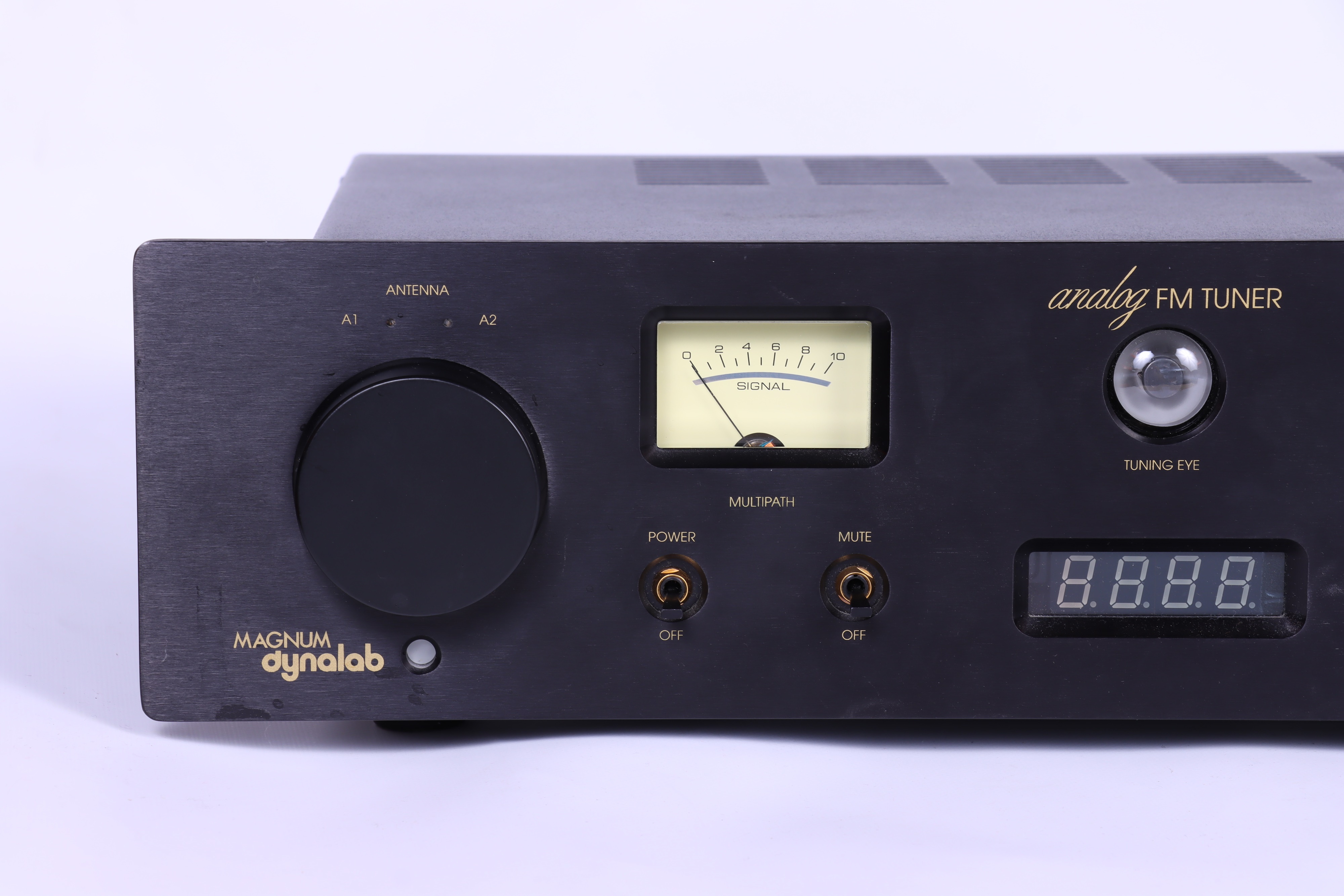 A Magnum Dynalab MD 106 Triode Analog FM Tuner, - Image 5 of 5