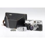 A Leitz Wetzlar Leica M2 35mm Rangefinder Camera