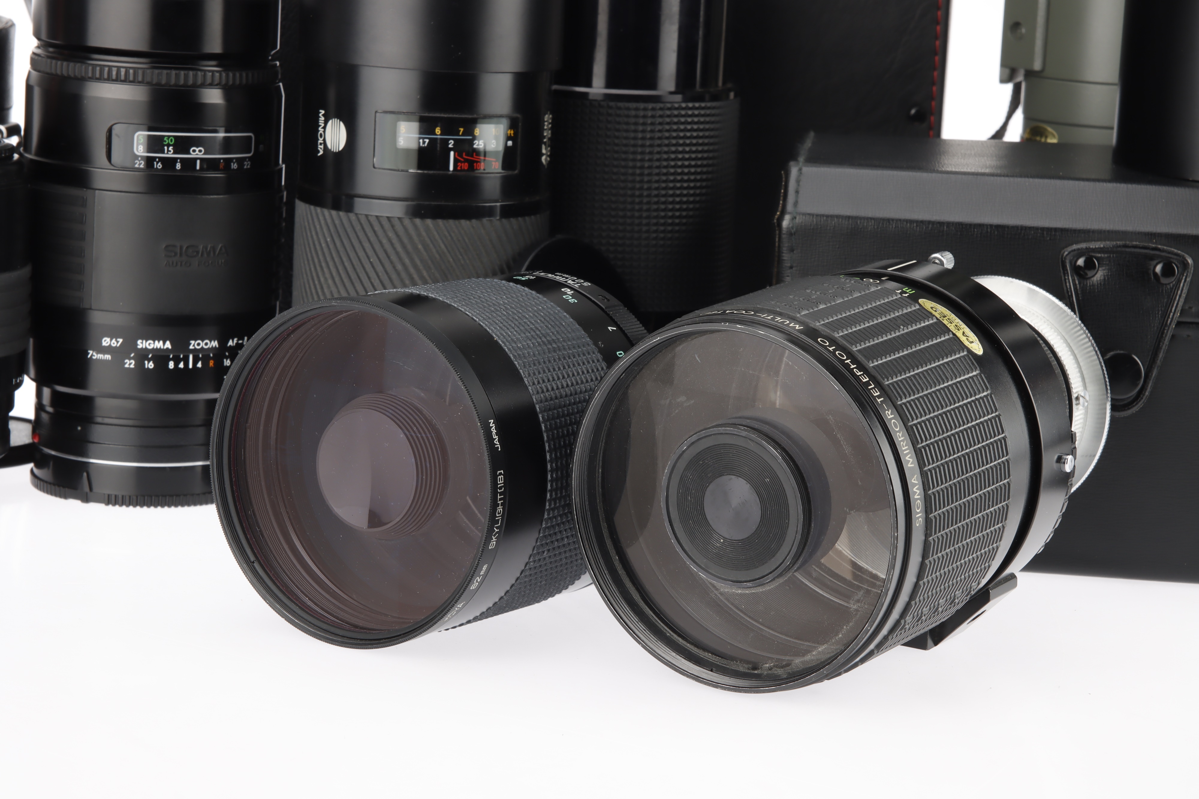 A Tray of Various Telephoto and Zoom Lenses - Image 2 of 4