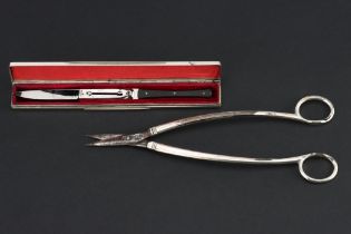 A Presentation Double-Blade Scalpel in Victorian Silver Case,