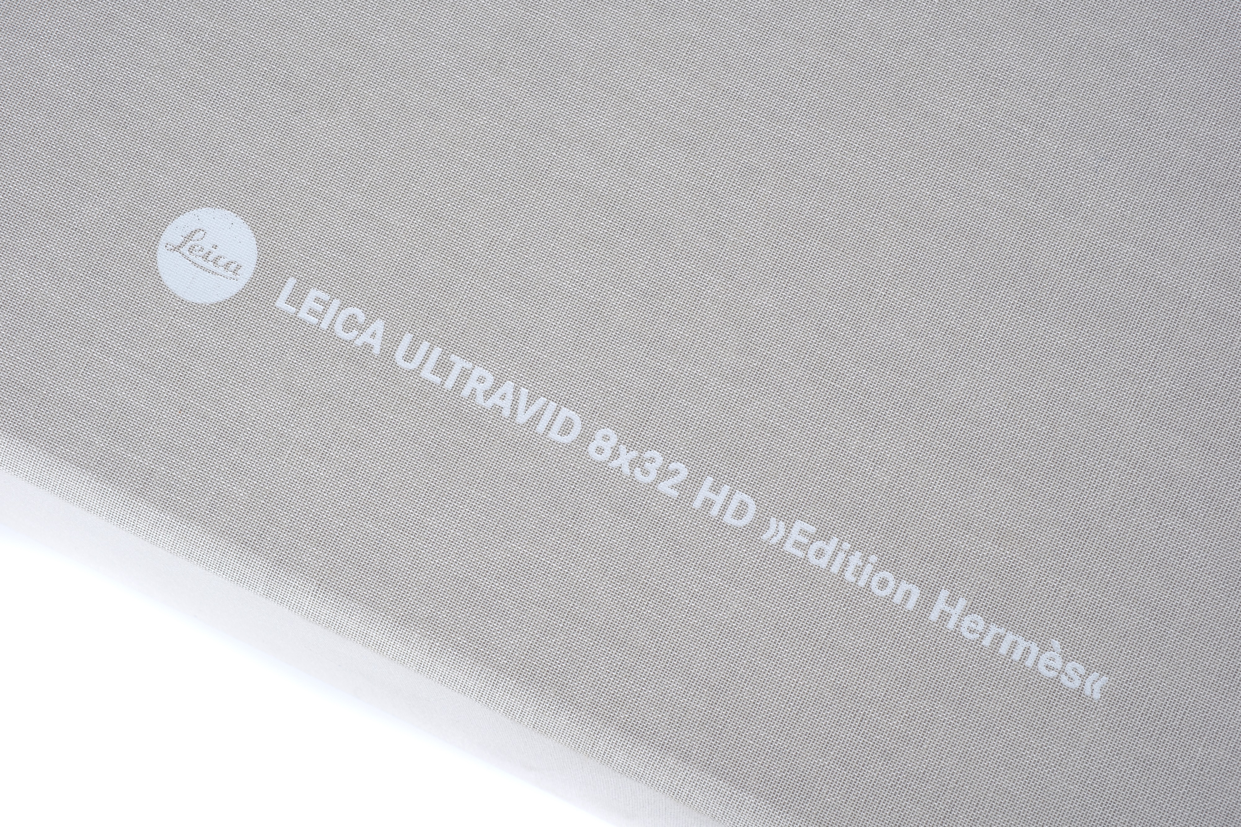 A Pair of Leica Ultravid 8x32 HD 'Hermes Edition' Binoculars, - Image 9 of 9
