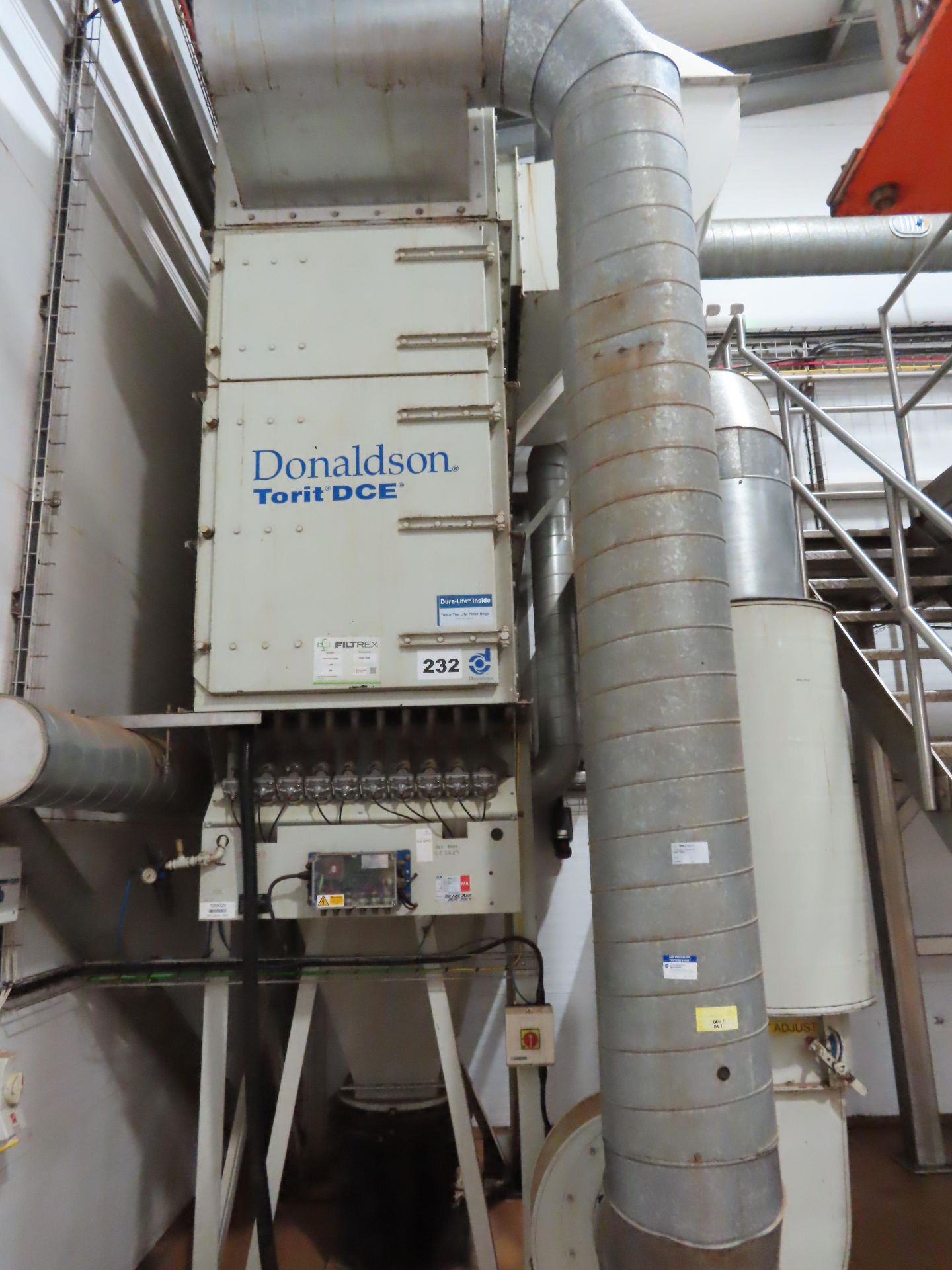 DONALDSON TORIT DCE DUST COLLECTOR.