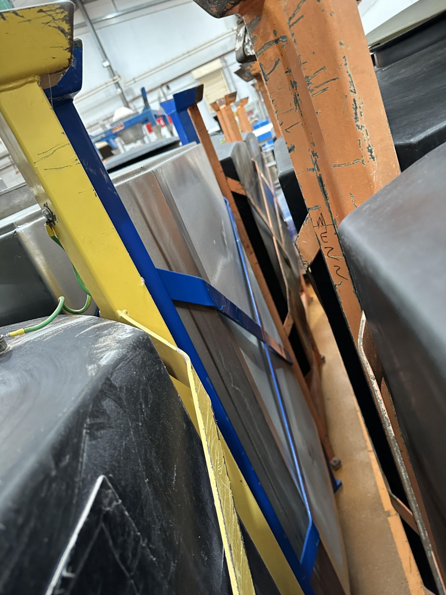 5 X FORKLIFTABLE FRAMES EACH HOLDING A S/S BIN. - Image 2 of 5