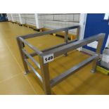 S/S HEAVY DUTY BARRIER WITH GATE.