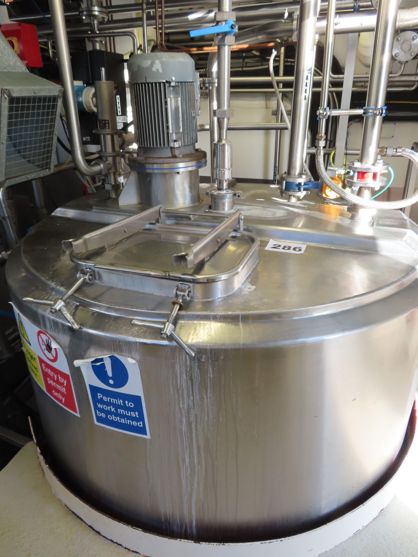 APV S/S JACKETED TANK WITH HOMOGENISER.