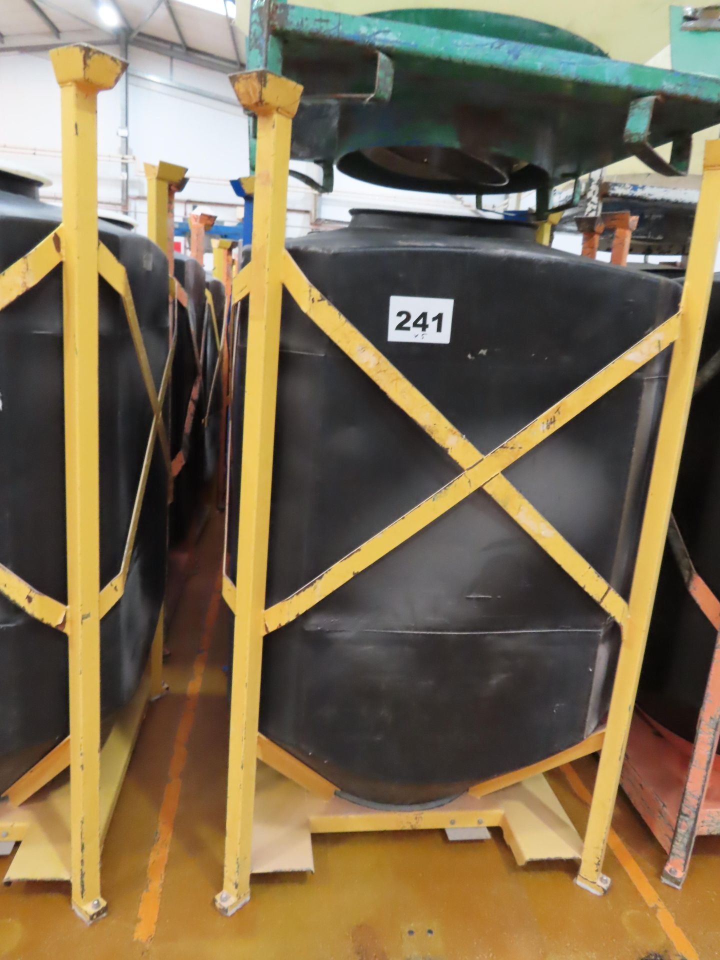 5 X FORKLIFTABLE FRAMES EACH HOLDING A MATCON IBC.