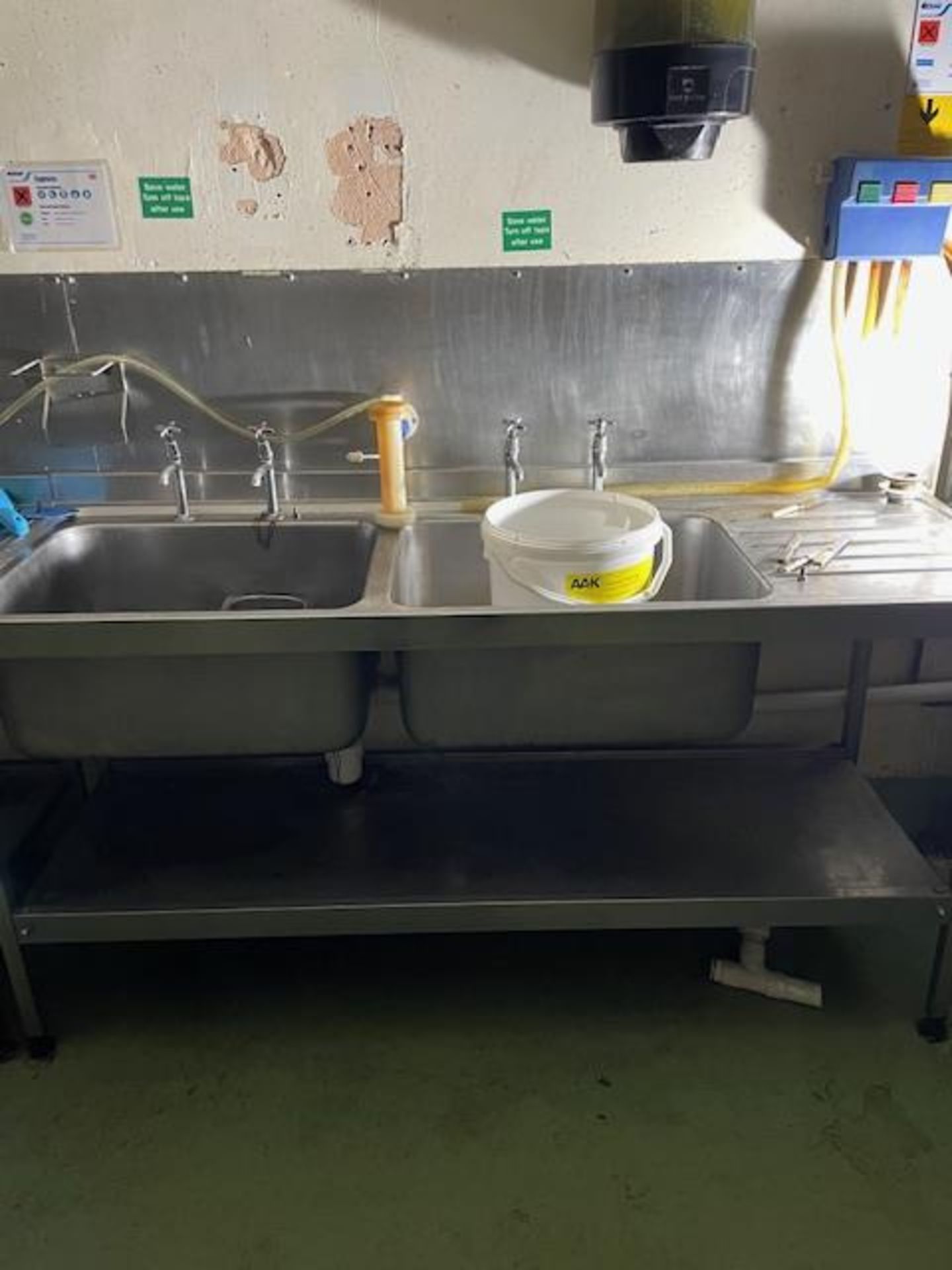 DEEP DOUBLE SINK WITH DRAINER. - Bild 2 aus 2