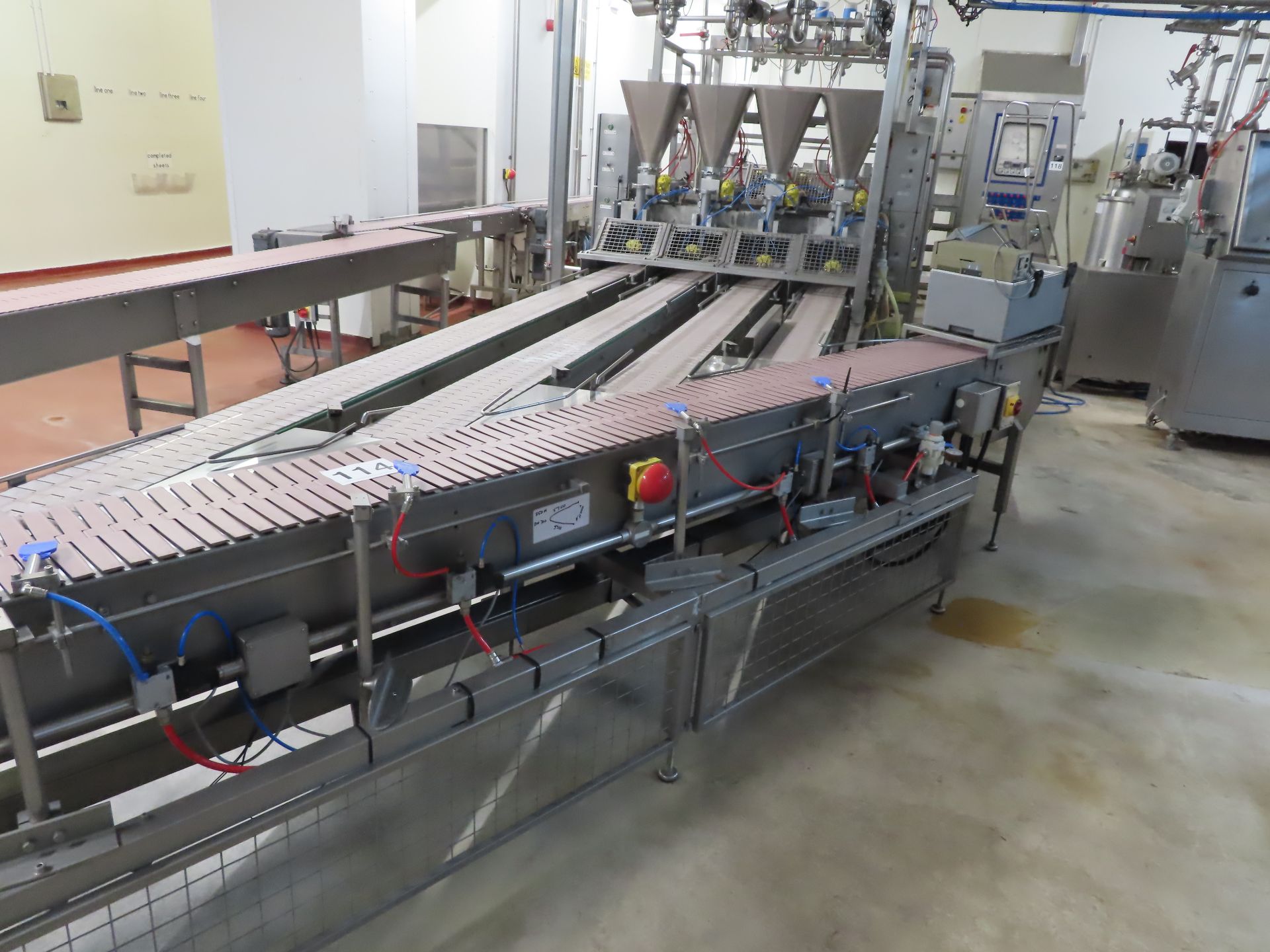 V-SHAPED CONVEYOR. - Image 3 of 3