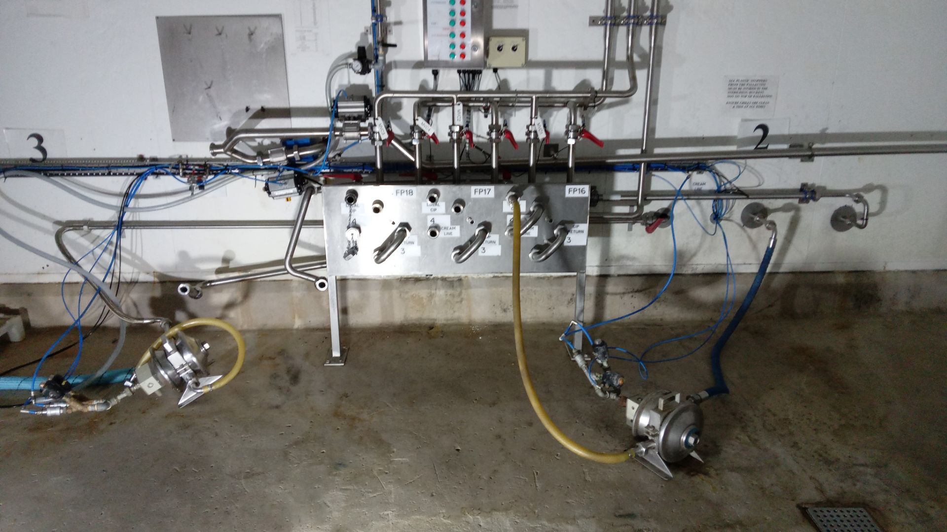 FLOW PLATE AND PUMP SYSTEM.