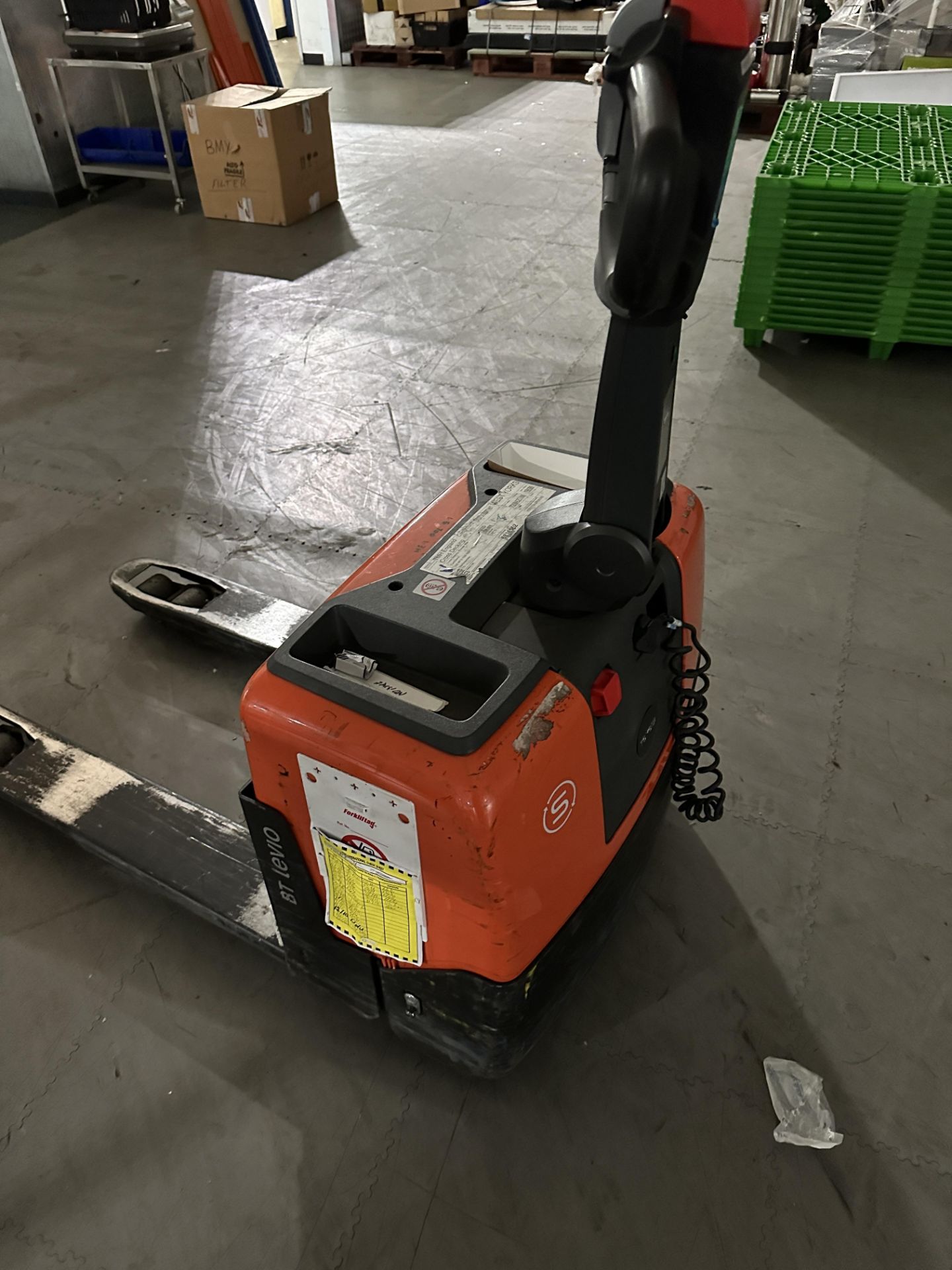 TOYOTA LIGHTWEIGHT PALLET TRUCK. YOM 2021 - Image 3 of 3