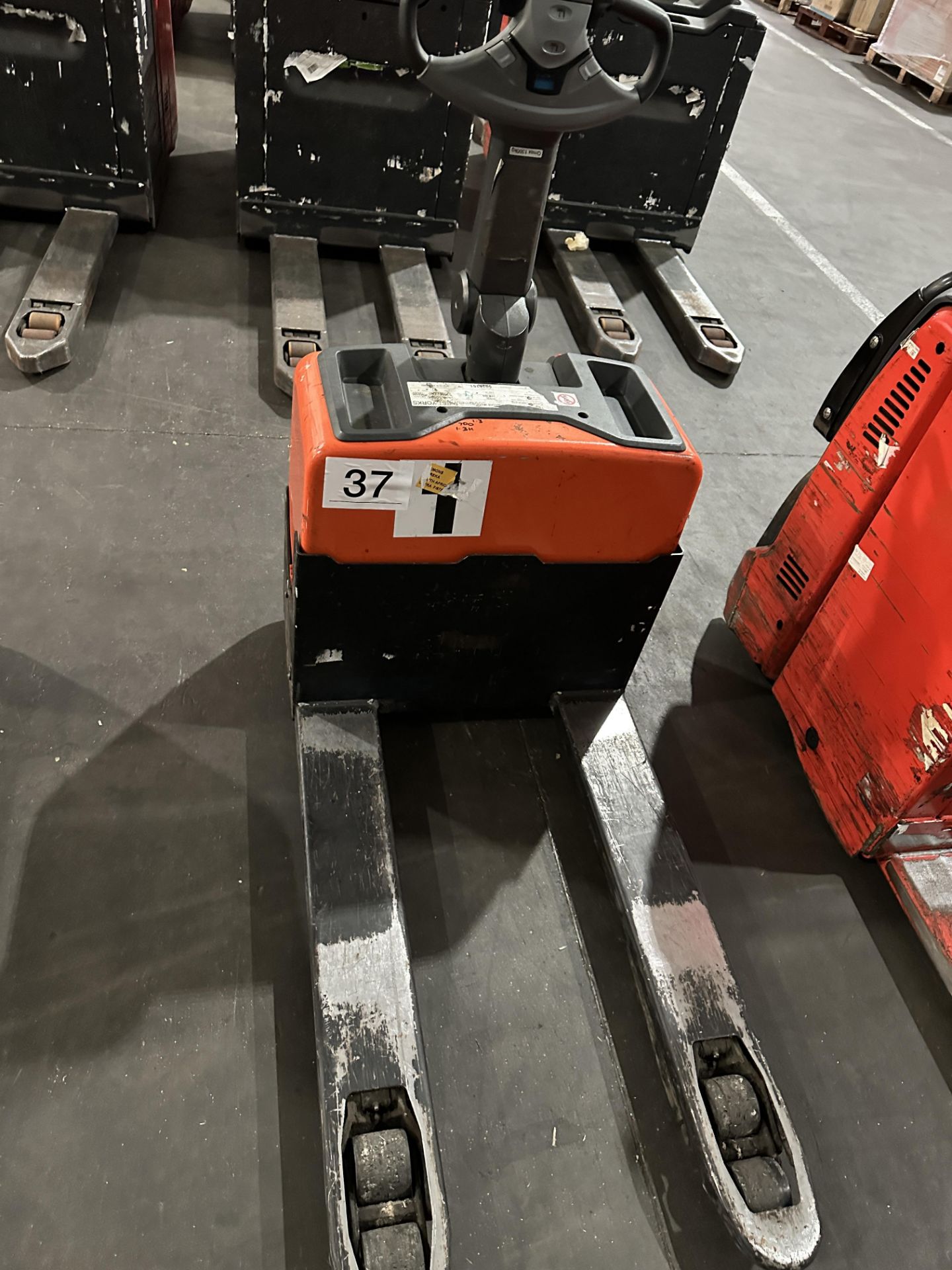 TOYOTA LIGHTWEIGHT PALLET TRUCK YEAR 2021.