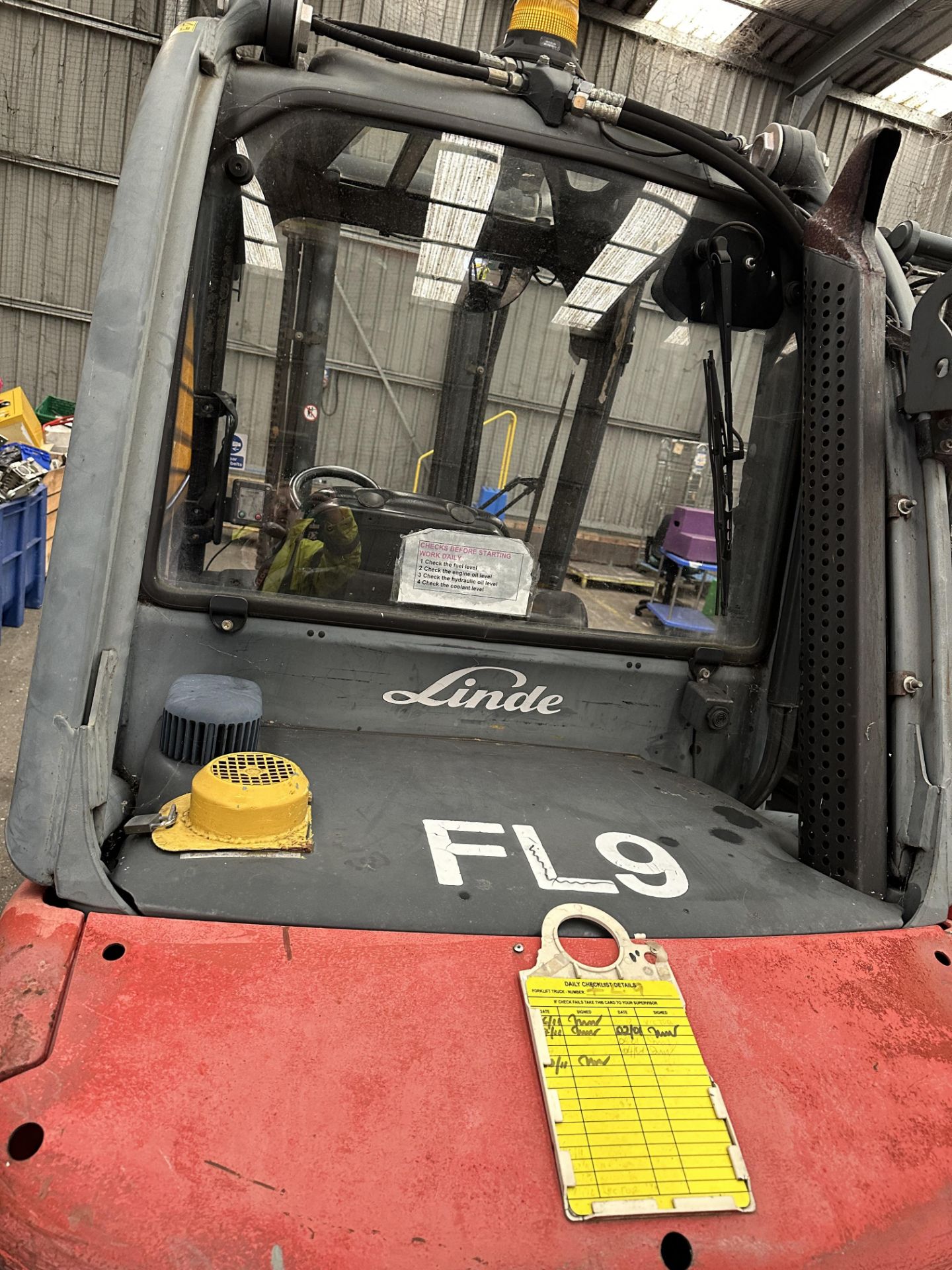 LINDE FORKLIFT - Image 5 of 5