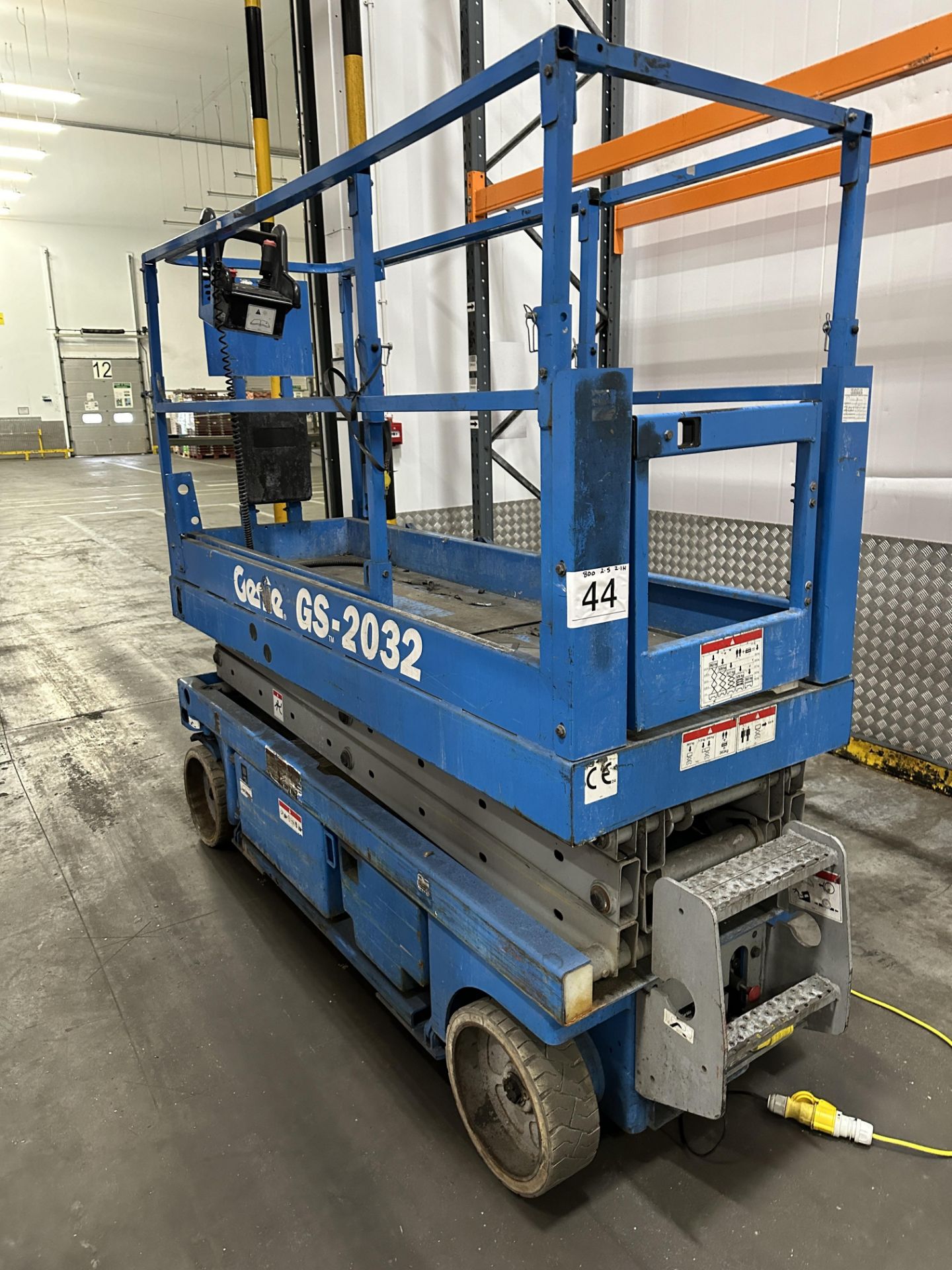 GENIE GS 2032 SCISSOR LIFT.