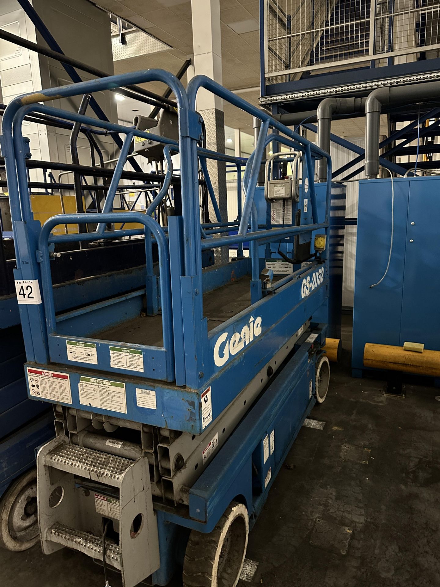 GENIE SCISSOR LIFT.