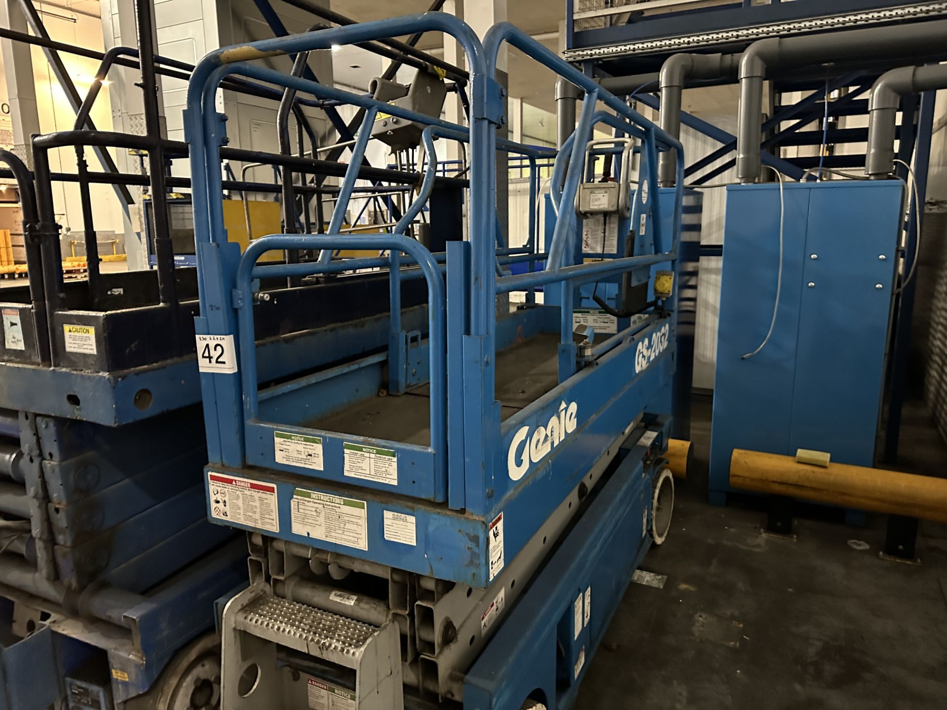 GENIE SCISSOR LIFT. - Image 3 of 4