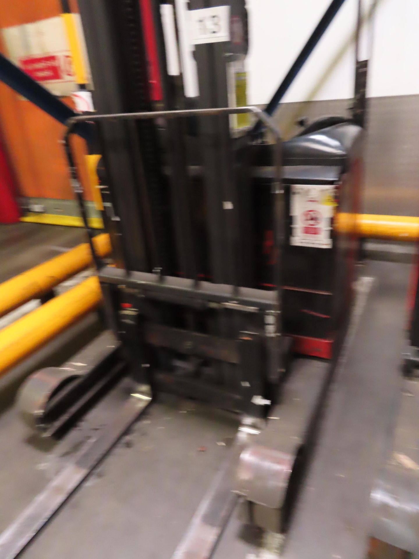FORKLIFT REACH TRUCK WITH CHARGER. - Image 2 of 4