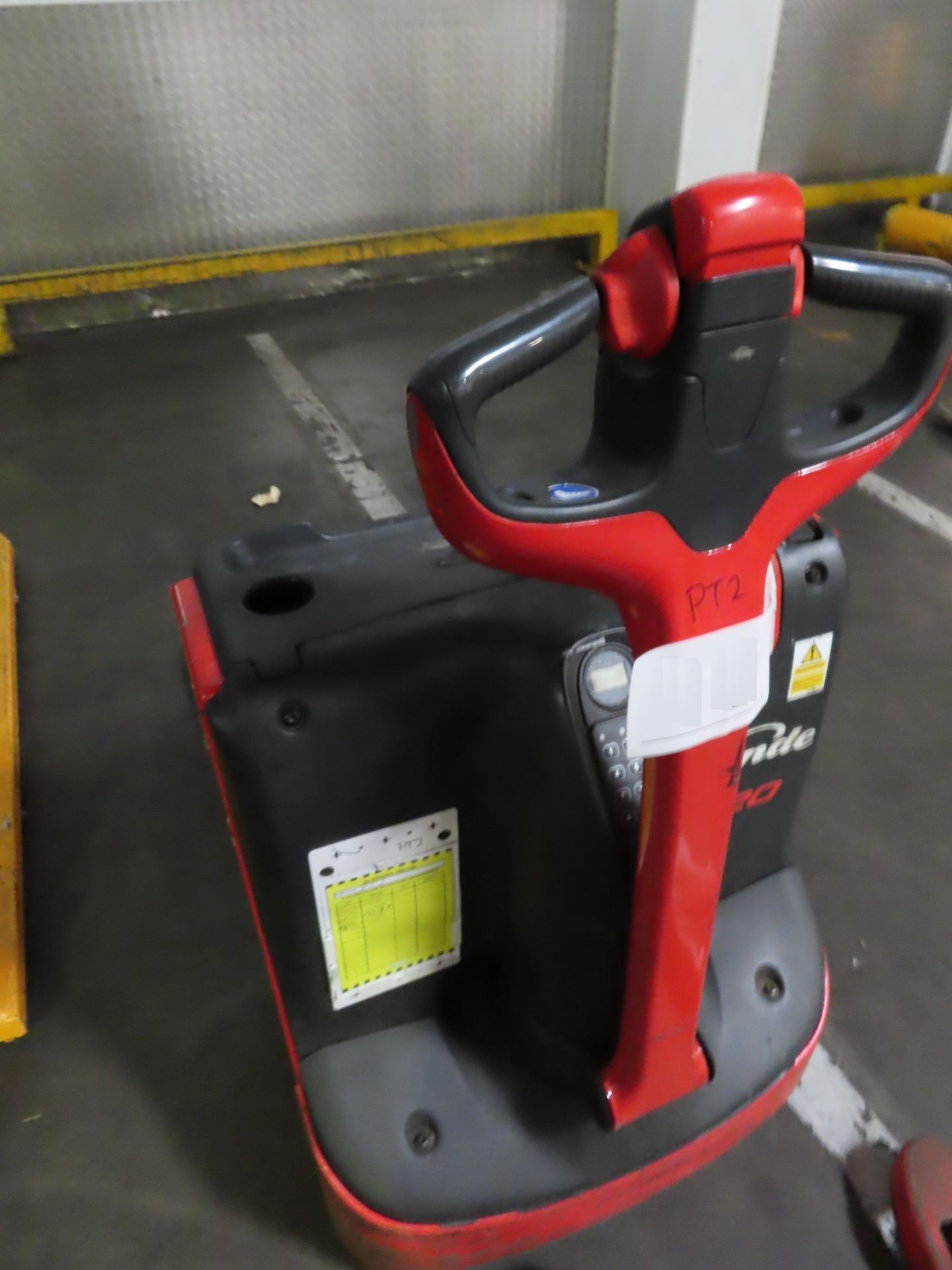 LINDE T20 ELECTRIC WALK BEHIND PALLET TRUCK. YOM 2022 - Image 3 of 4