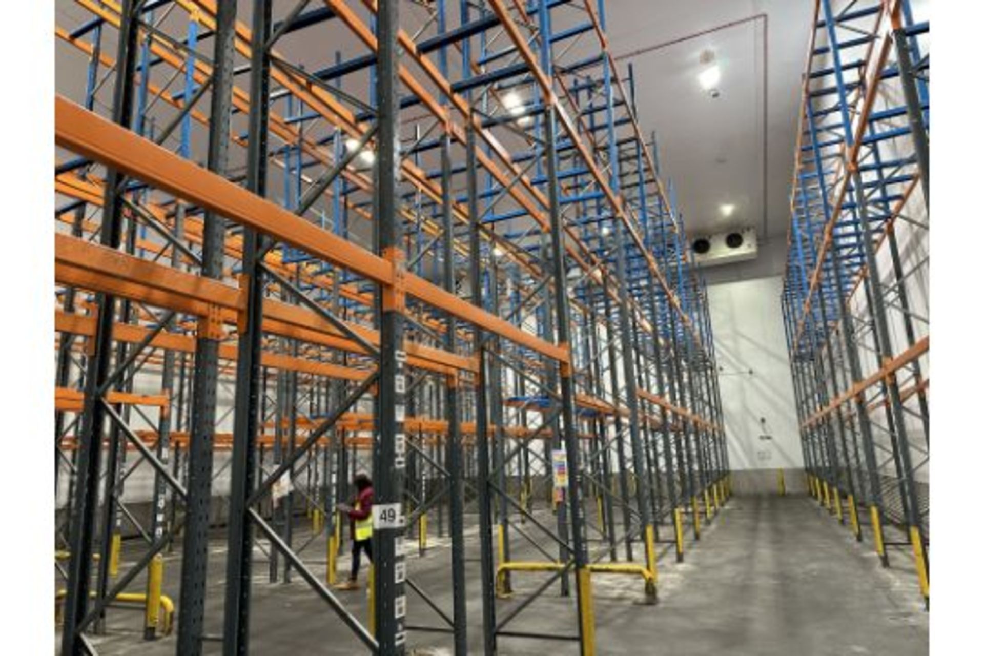 8 X ROWS OF PALLET RACKING. - Image 2 of 3