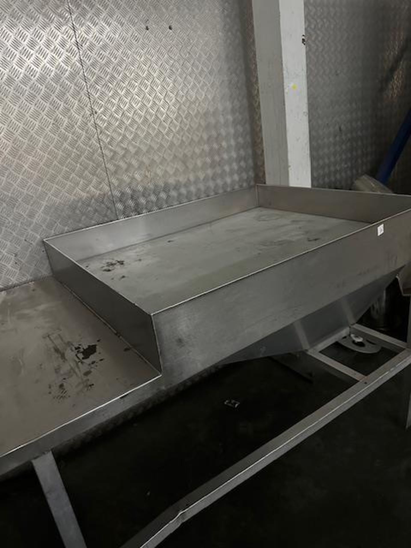 S/S DRAINING TABLE.