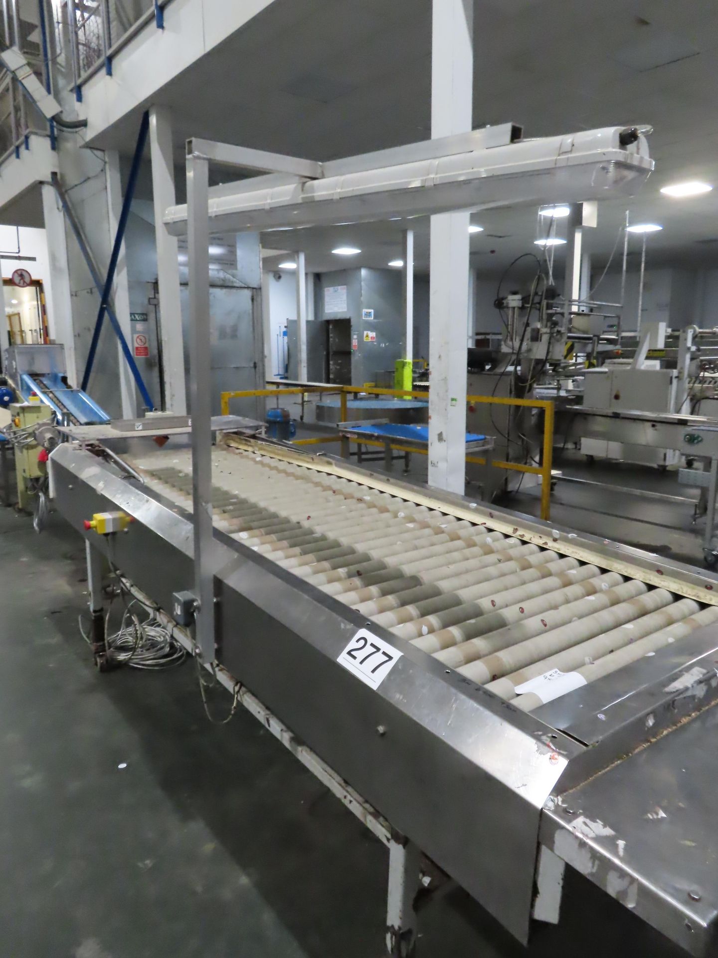 INSPECTION POWERED ROLLER CONVEYOR.